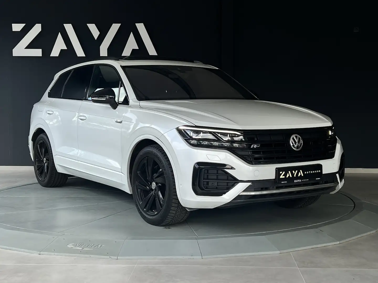 Volkswagen Touareg 3.0 TDI R-Line Black*VIRTUAL*PANO*LUFT* Білий - 1