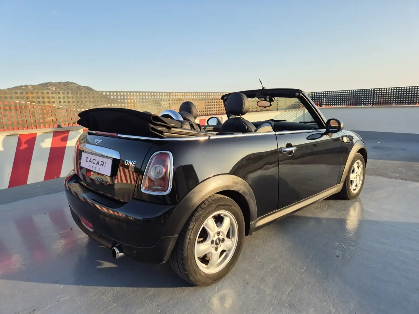 MINI One Cabrio Negro - 2