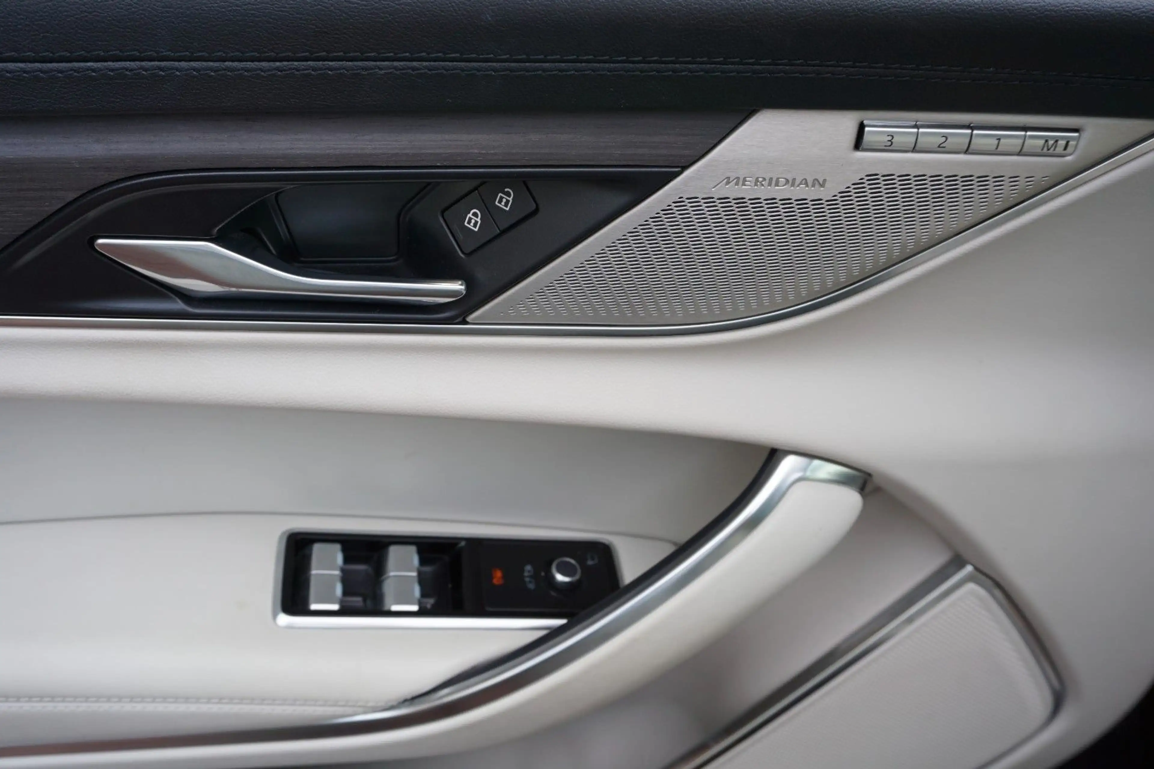 Jaguar XF Sportbrake SE*Head Up*Leder*Pano*360° — photo 15