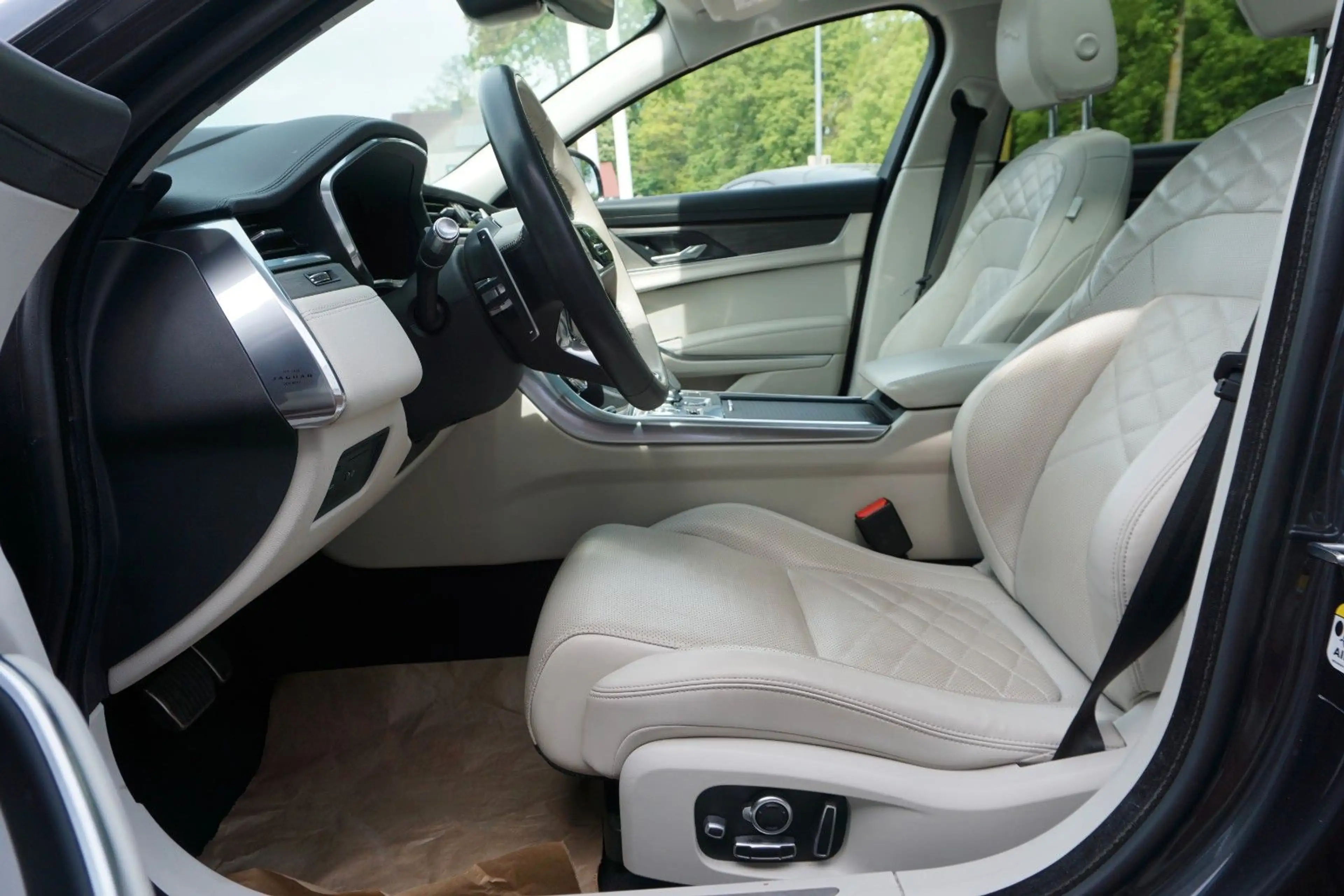 Jaguar XF Sportbrake SE*Head Up*Leder*Pano*360° — photo 14