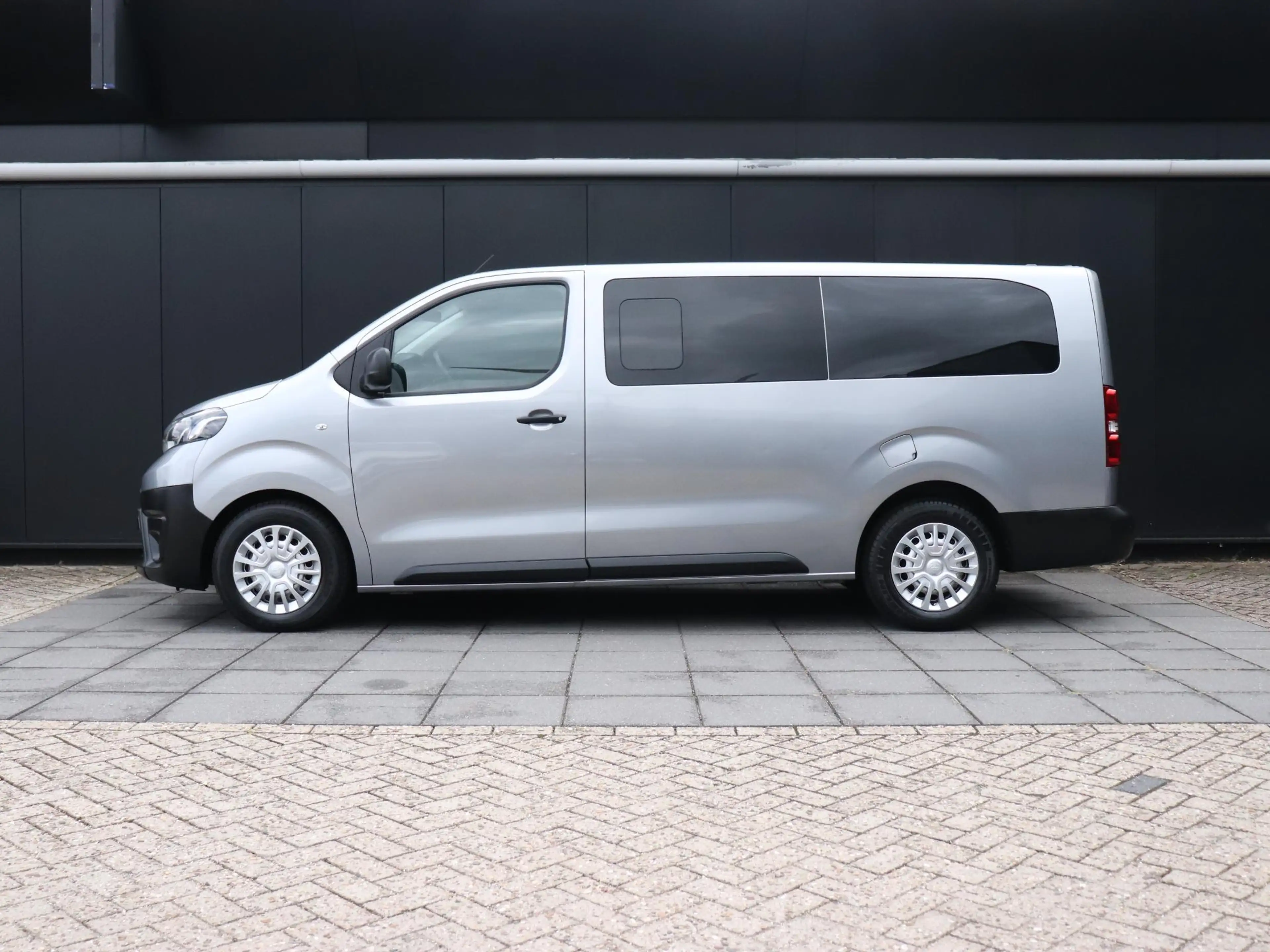 Toyota Proace Shuttle 1.5 D-4D Cool Long | 9 PERS. | CRUISE | NA — photo 2