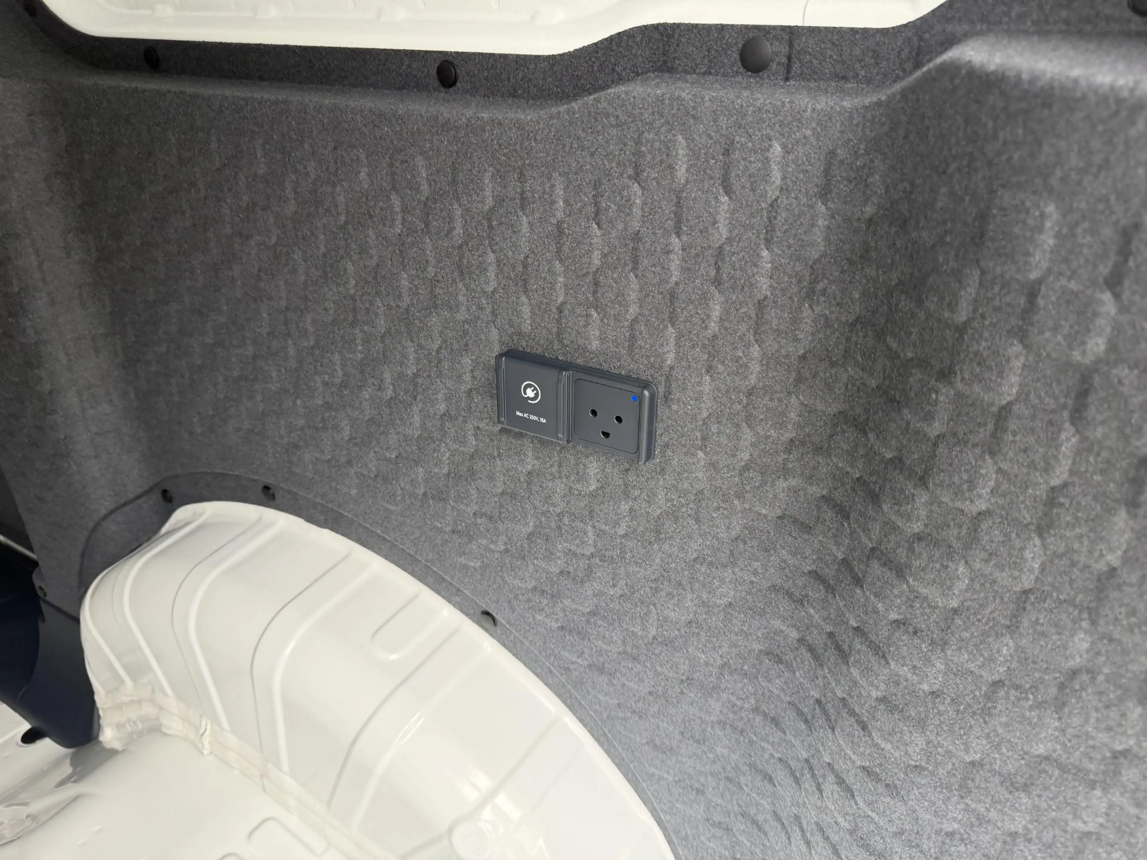 Kia PV5 Cargo 71,2 kWh 163pk L2H1 Elite | 360 Camera | Stoel/Stu — photo 14