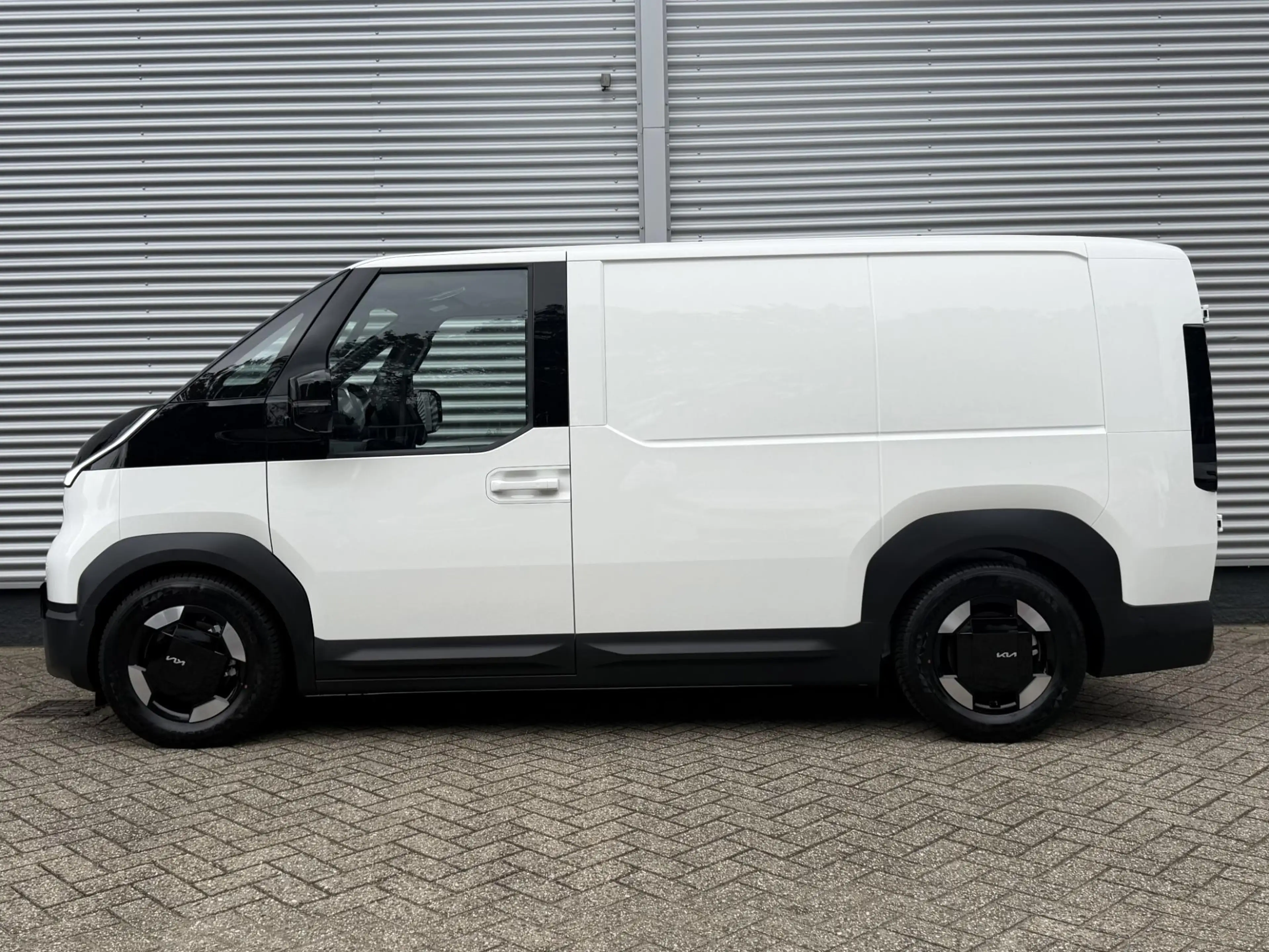 Kia PV5 Cargo 71,2 kWh 163pk L2H1 Elite | 360 Camera | Stoel/Stu — photo 2