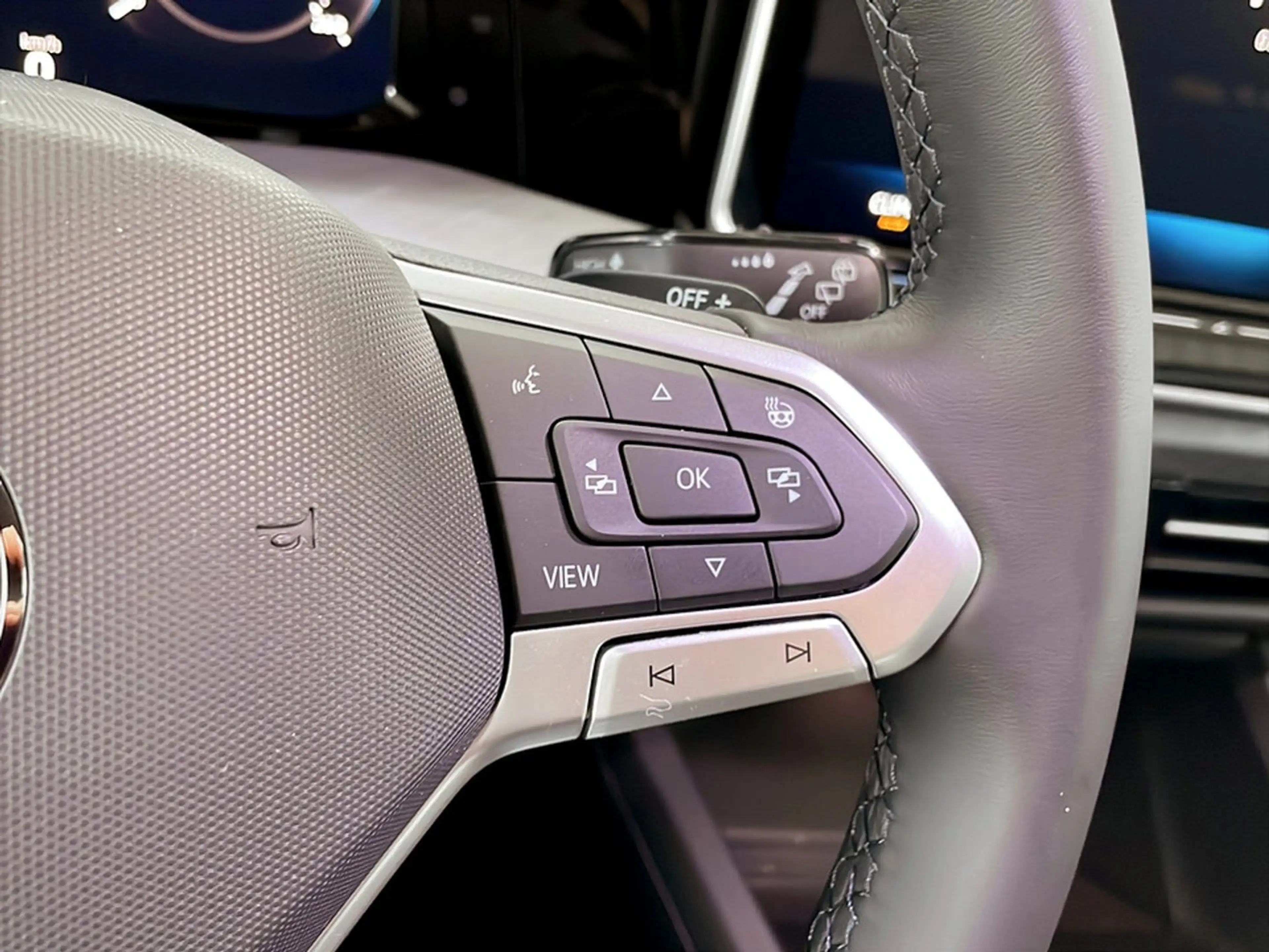 Volkswagen Golf Variant Business mHeV TSI DSG — photo 14