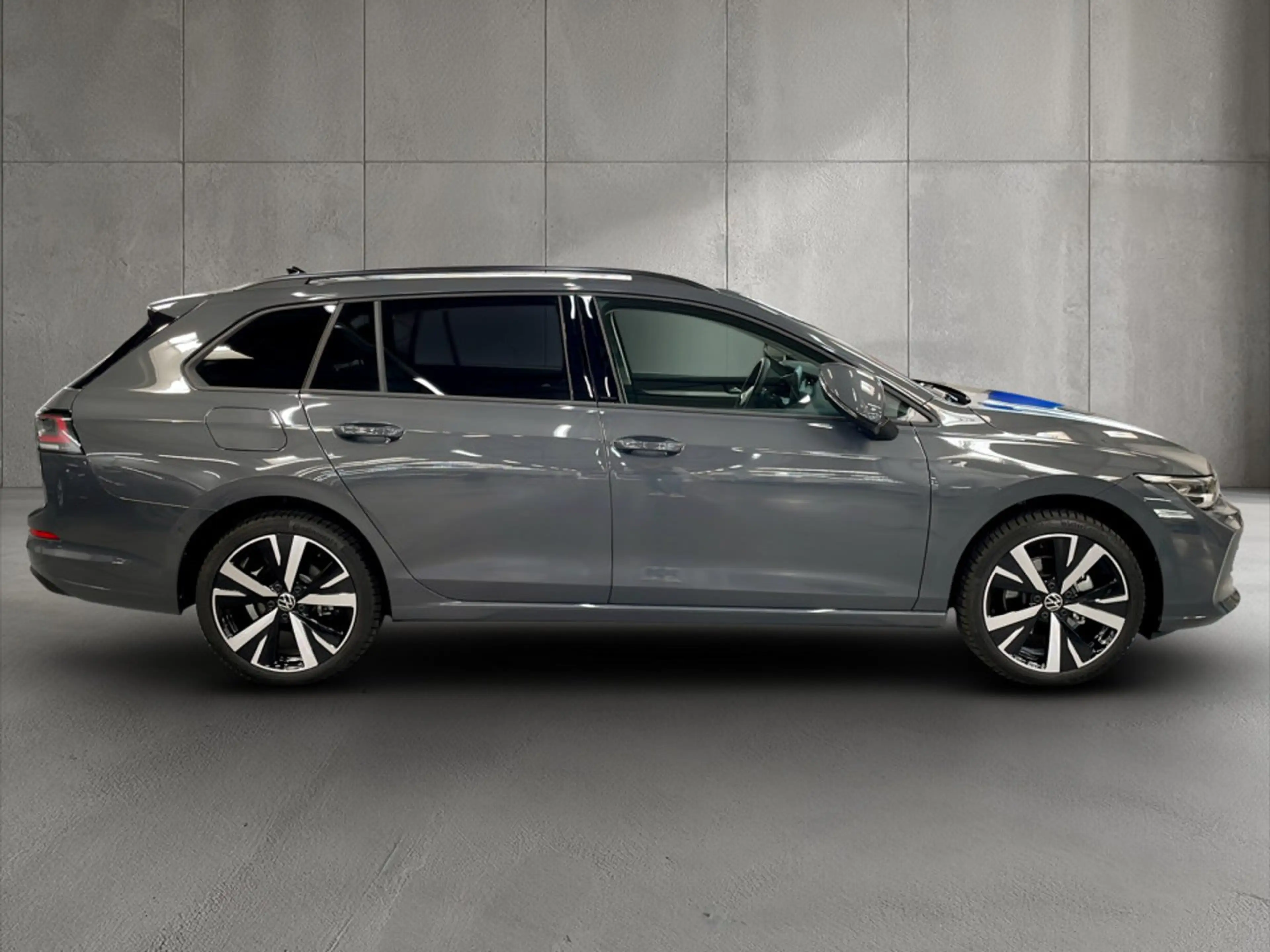 Volkswagen Golf Variant Business mHeV TSI DSG — photo 5