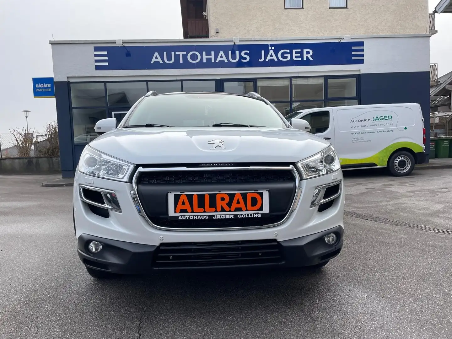 Peugeot 4008 4008 1,6 HDi 115 FAP Allure Allure Weiß - 1