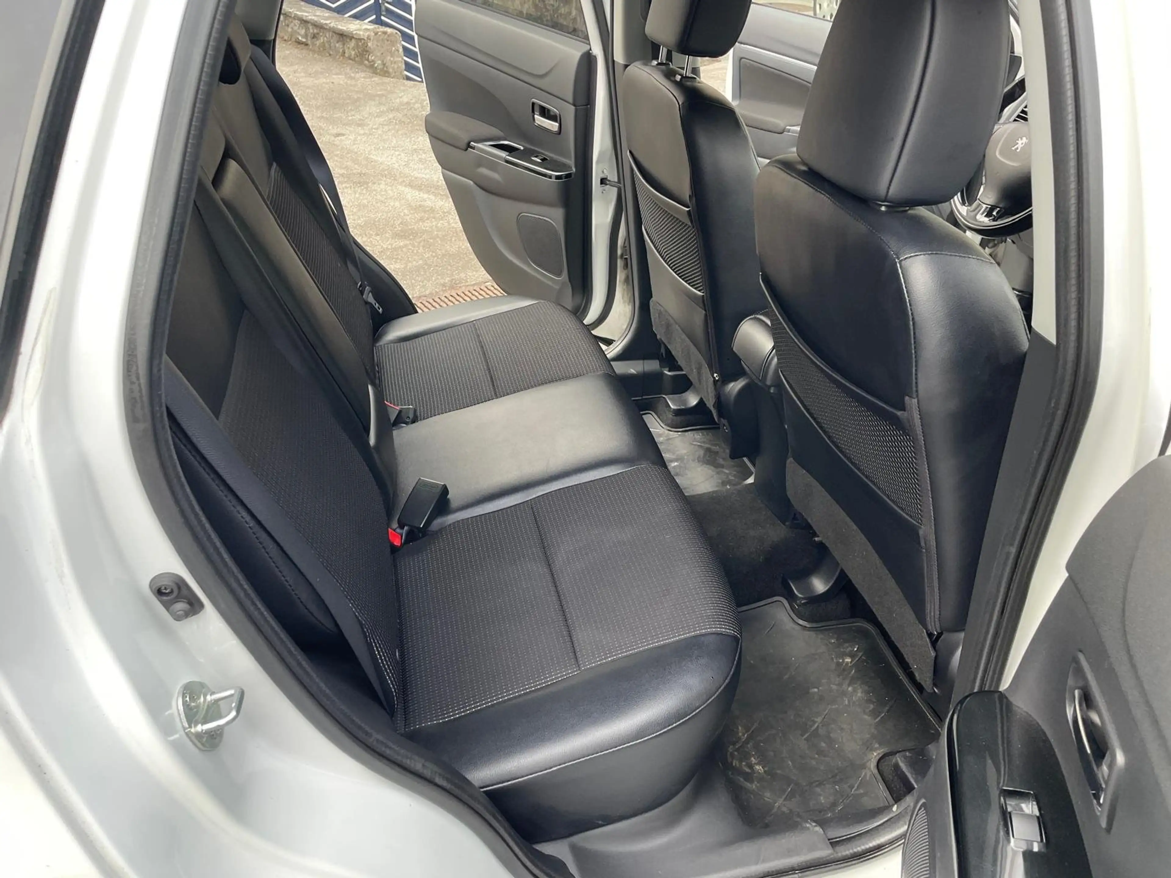 Peugeot 4008 4008 1,6 HDi 115 FAP Allure Allure — photo 7