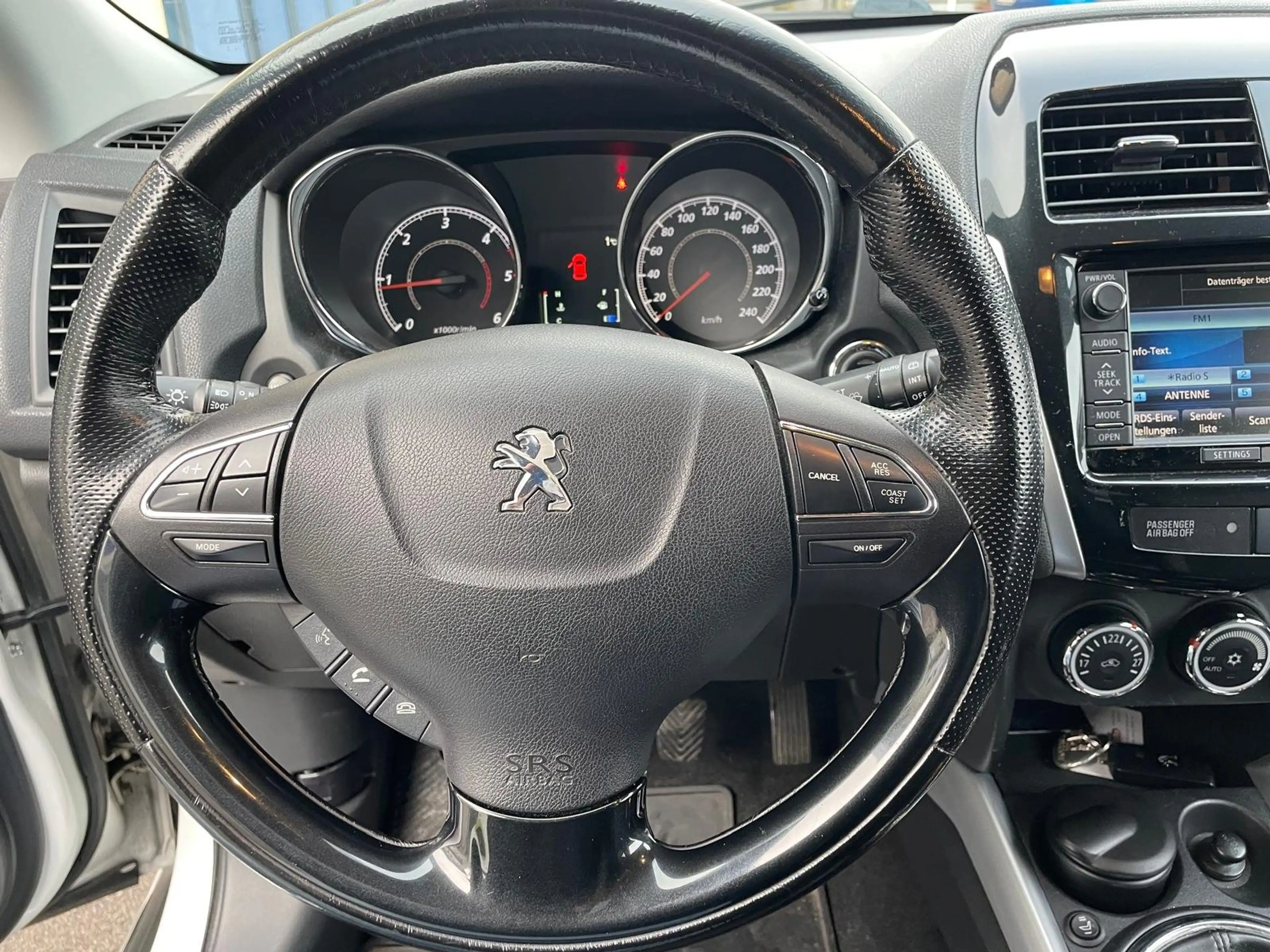 Peugeot 4008 4008 1,6 HDi 115 FAP Allure Allure — photo 9