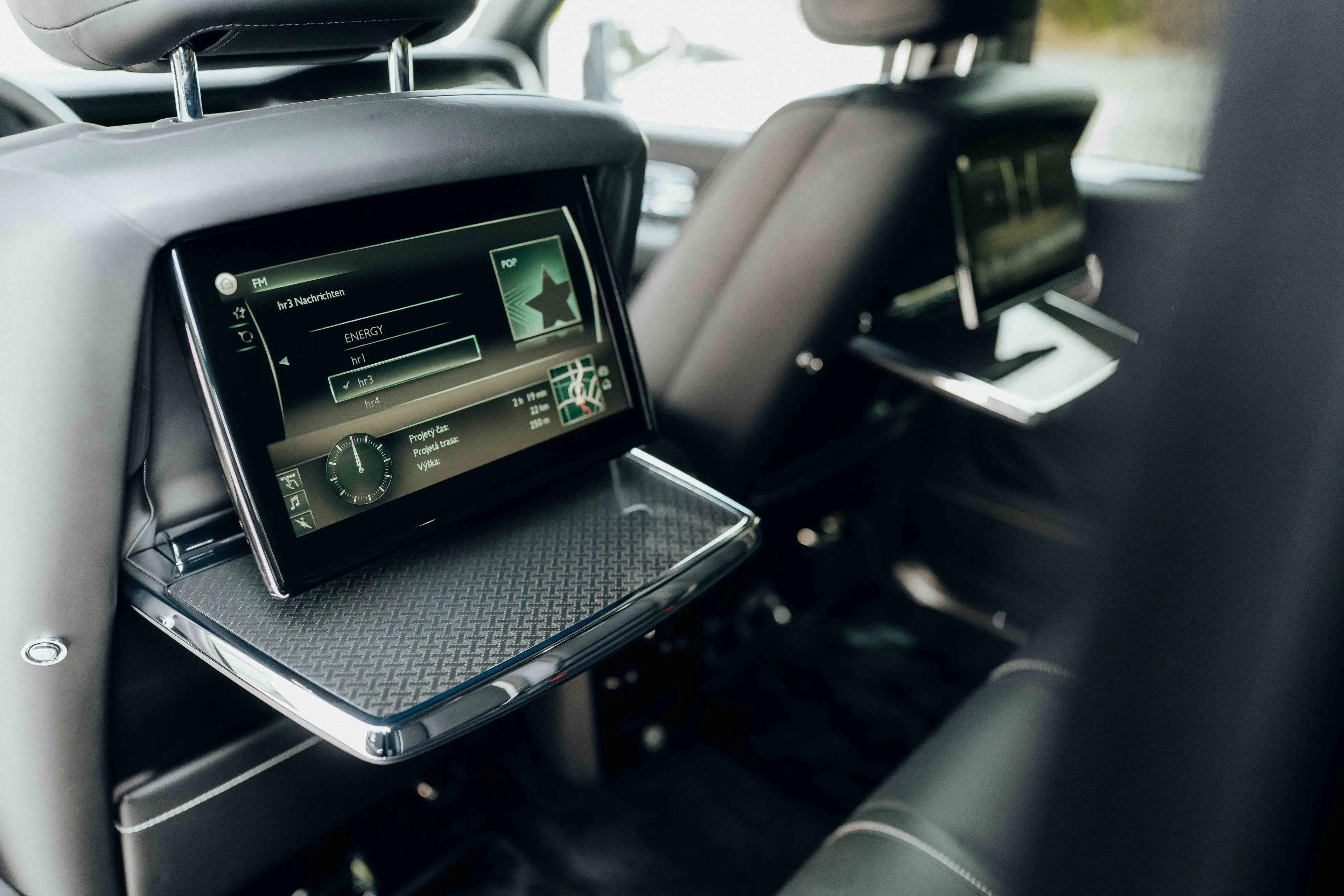 Rolls-Royce Cullinan Black Badge - Pano, Carbon, Rear TVs, Audio, 22" — photo 11