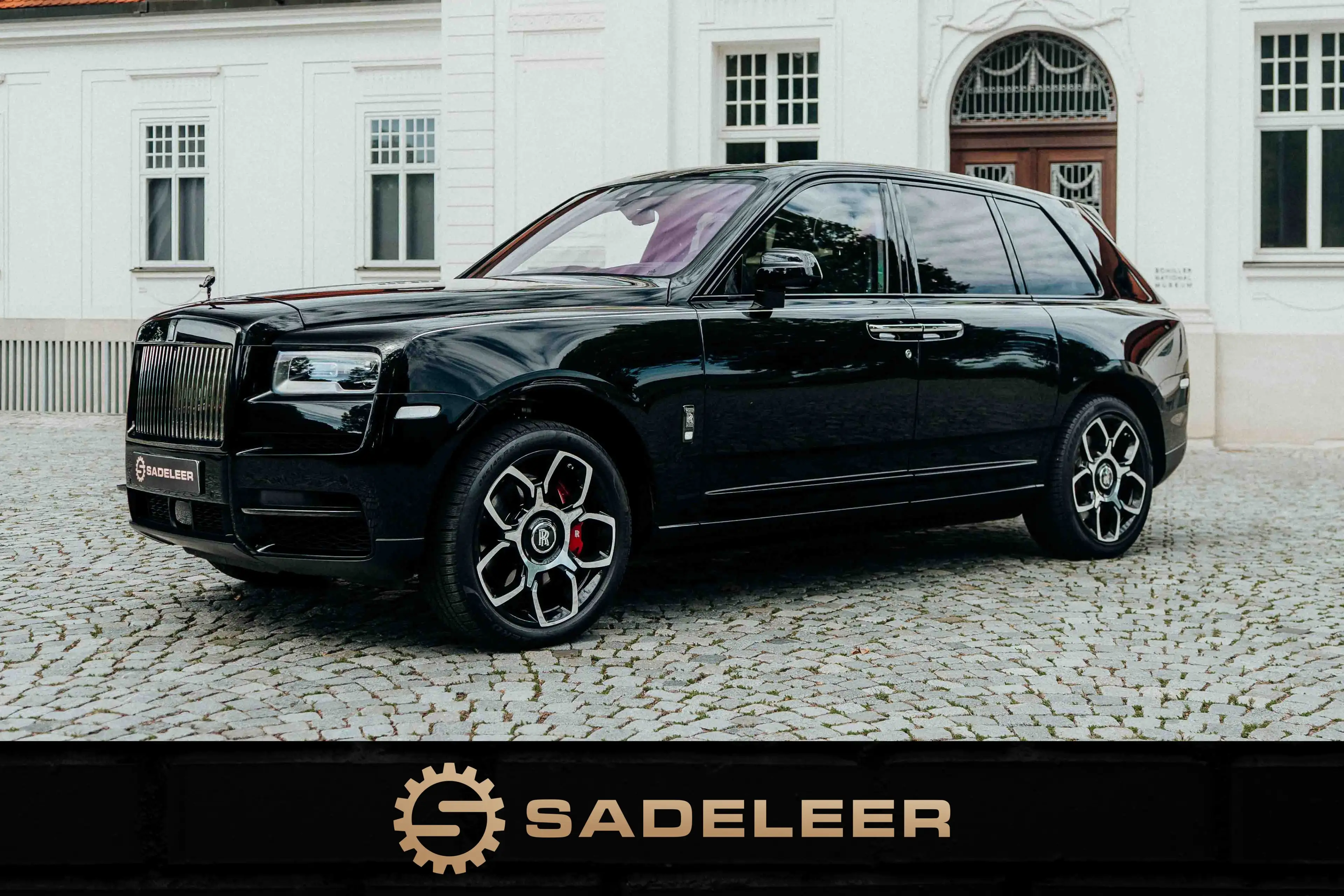 Rolls-Royce Cullinan Black Badge - Pano, Carbon, Rear TVs, Audio, 22"