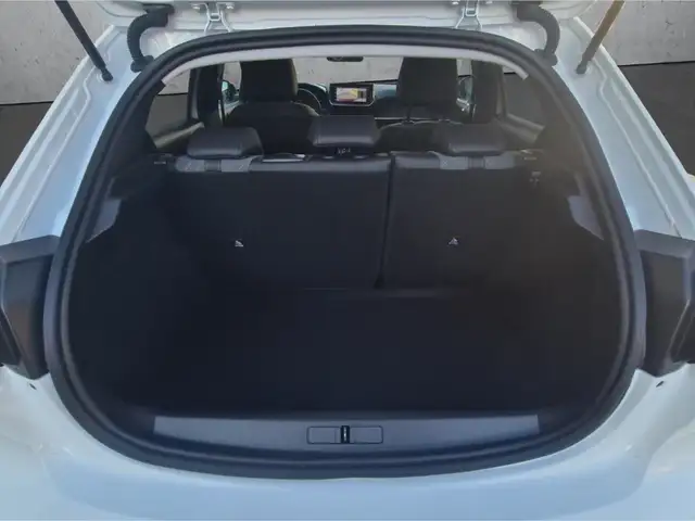 Peugeot 208 view 7