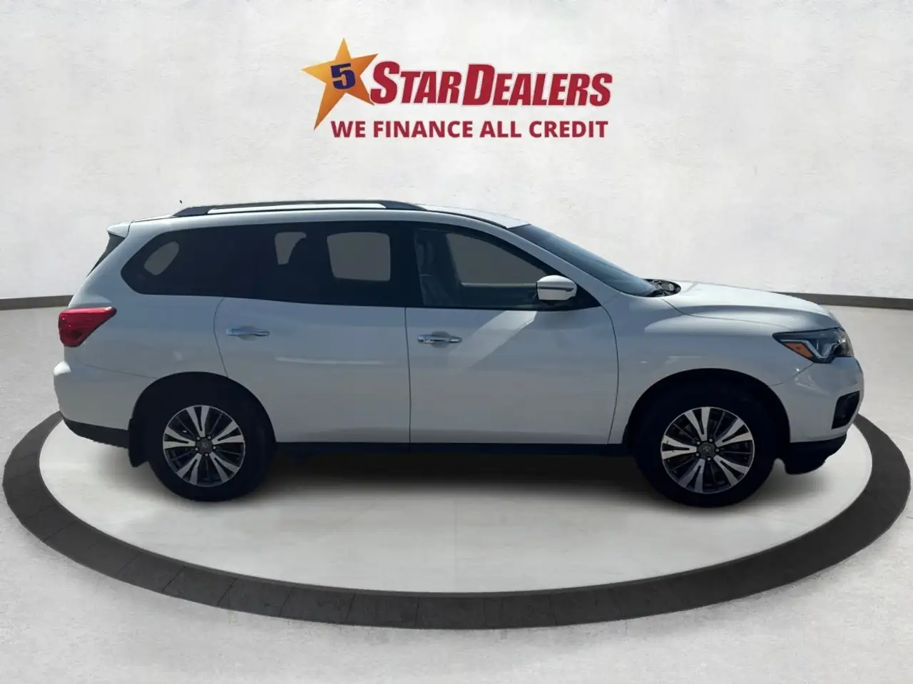Nissan Pathfinder снимка Nissan Pathfinder