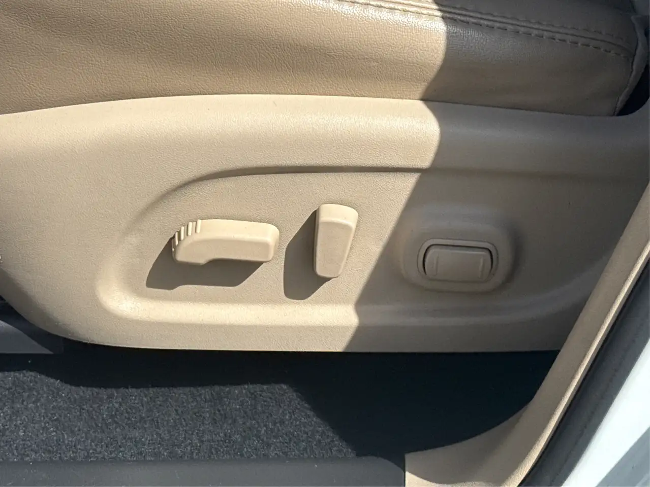 Nissan Pathfinder снимка Nissan Pathfinder