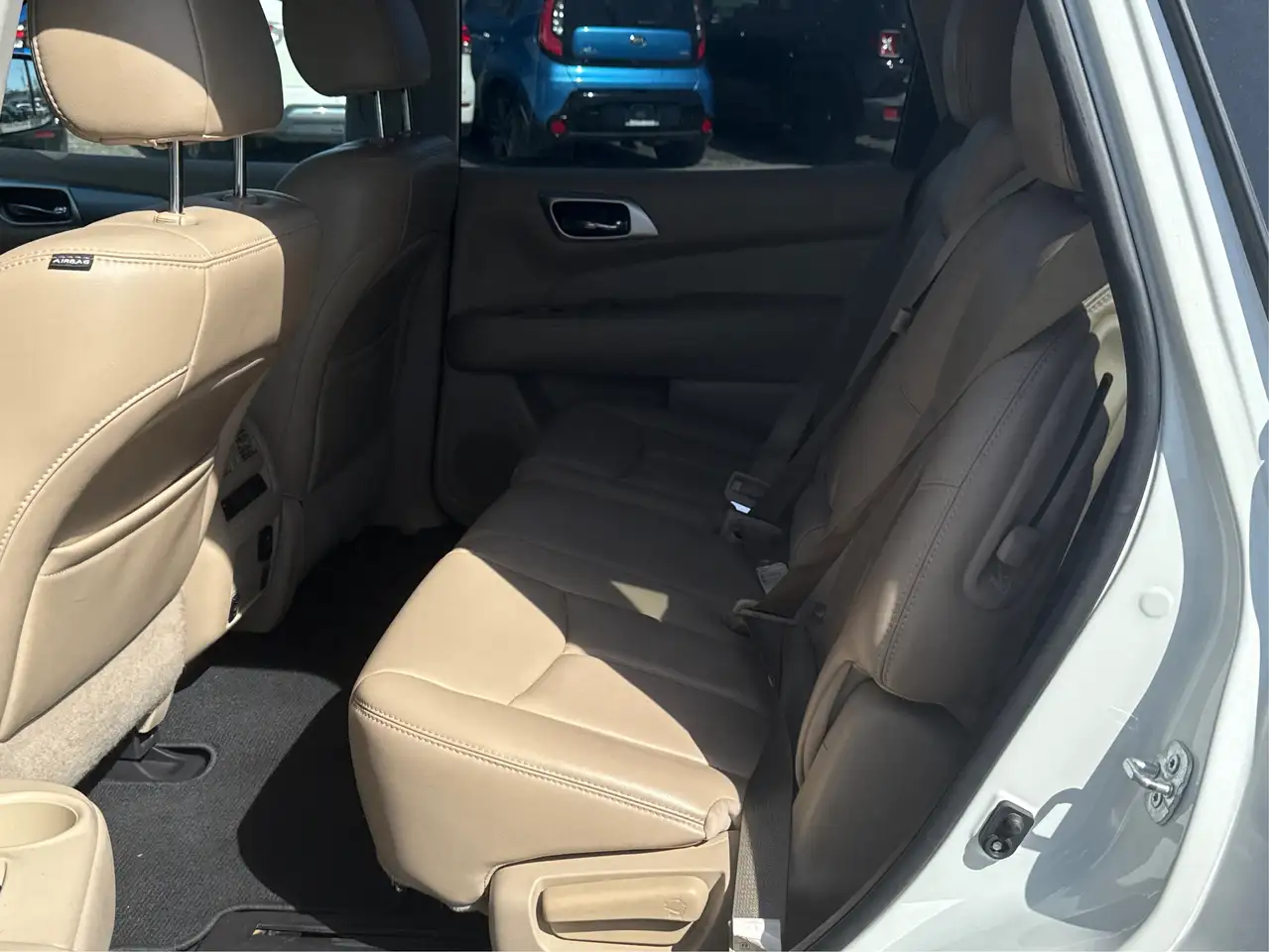 Nissan Pathfinder снимка Nissan Pathfinder