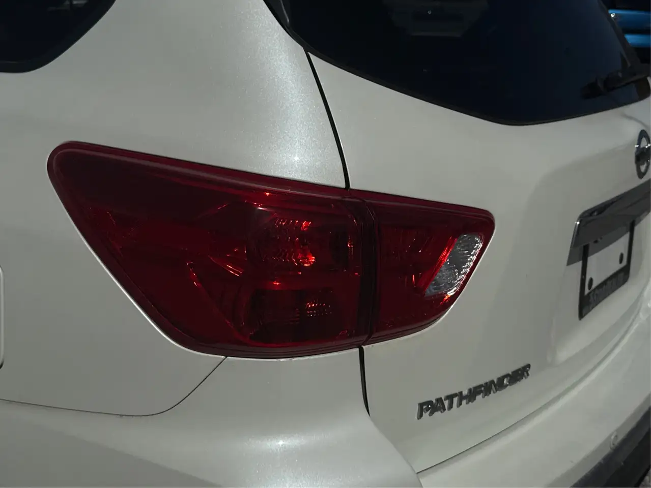 Nissan Pathfinder снимка Nissan Pathfinder