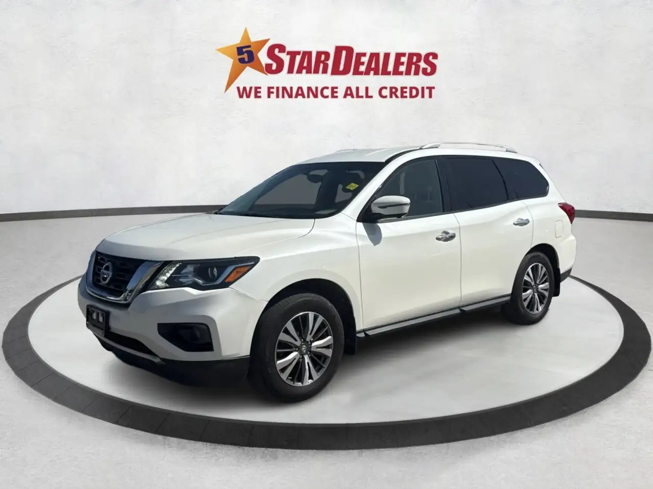 Nissan Pathfinder снимка Nissan Pathfinder