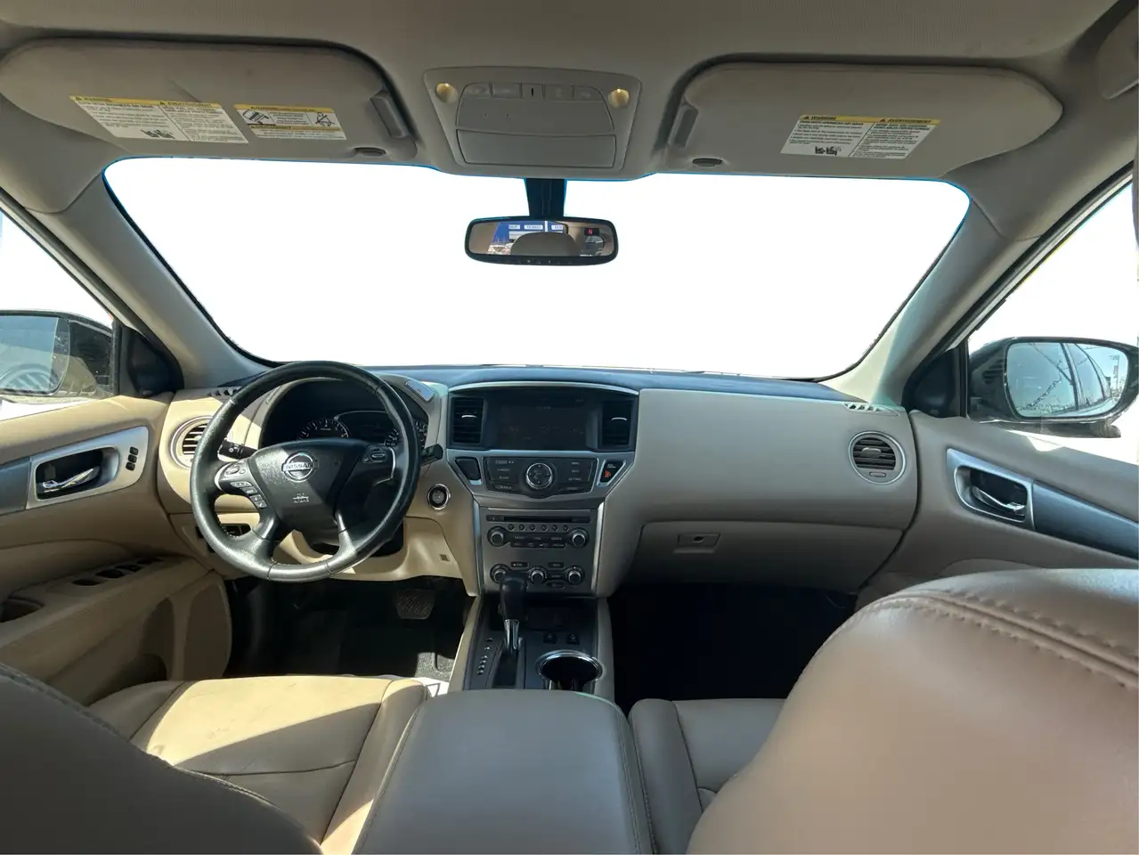 Nissan Pathfinder снимка Nissan Pathfinder