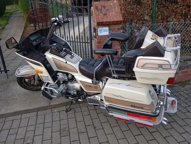 Honda GL 1200 - foto 2