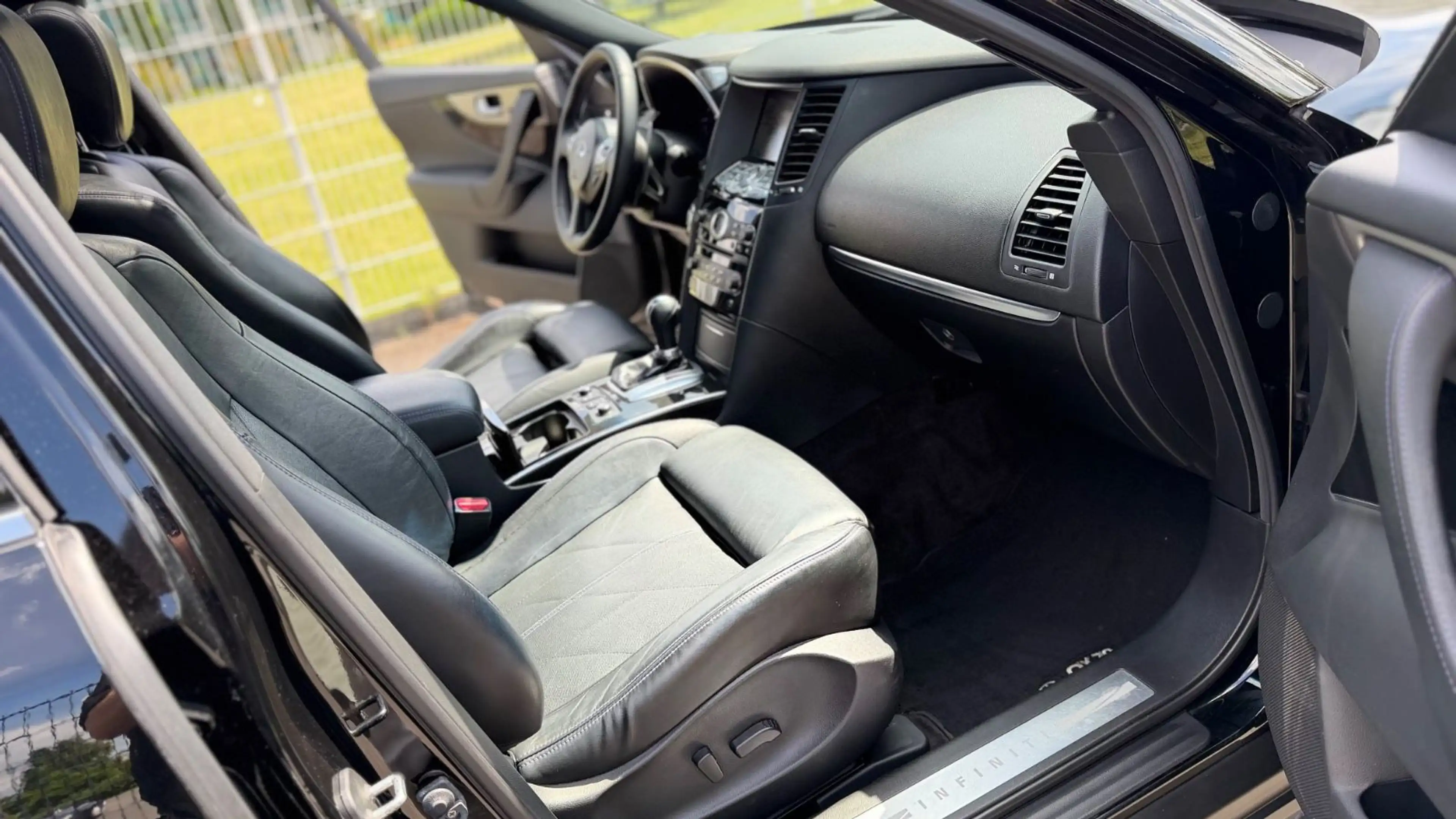 Infiniti QX70 3.7 S Autom./Navi+/SD/Leder/Bi-Xen/EURO6 — photo 4