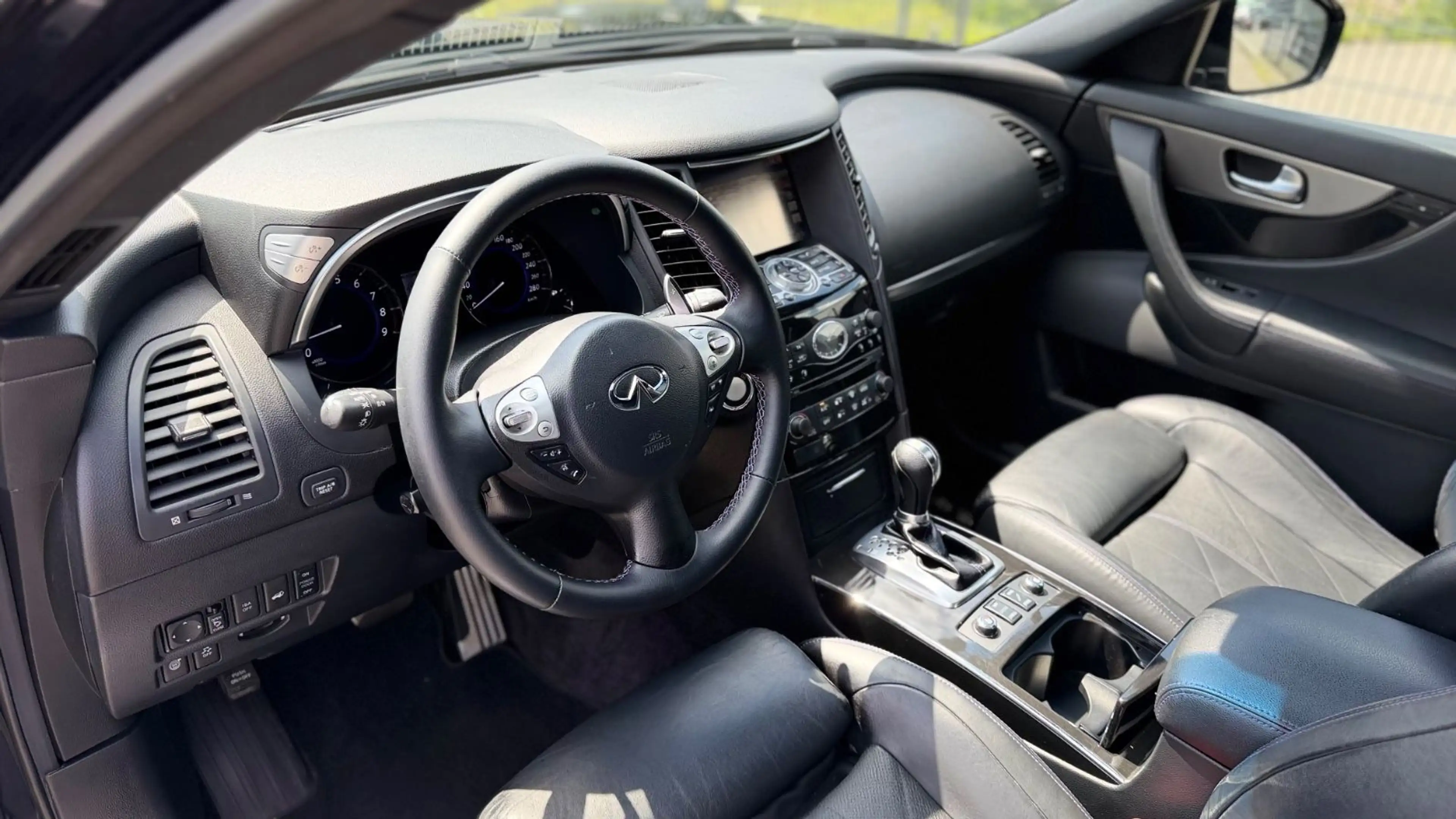 Infiniti QX70 3.7 S Autom./Navi+/SD/Leder/Bi-Xen/EURO6 — photo 11