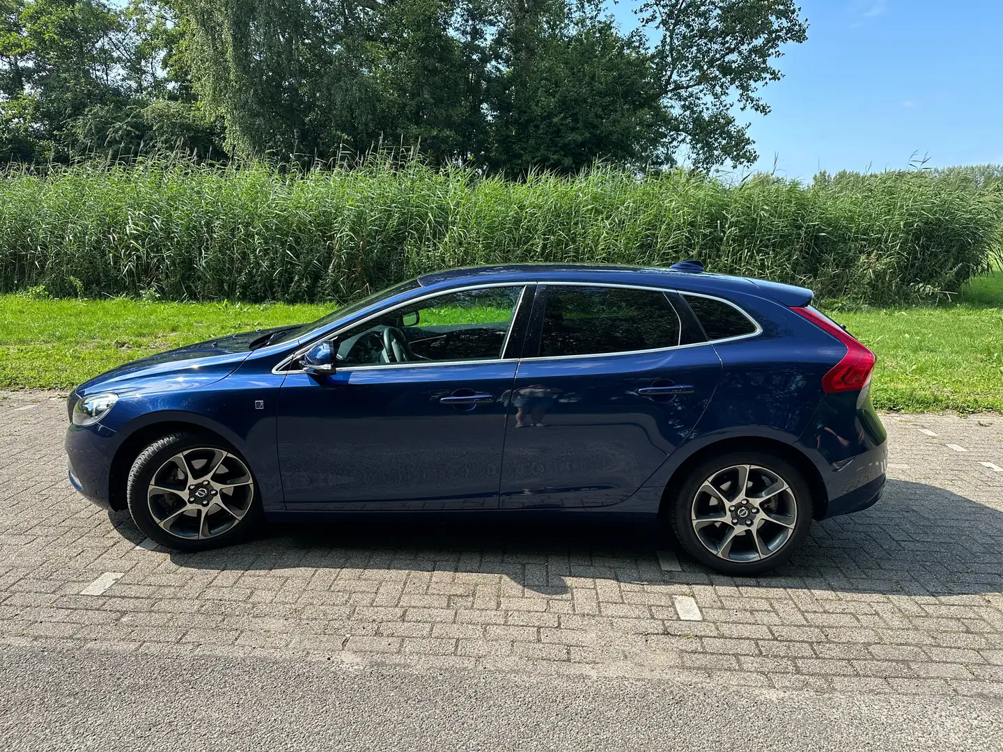 Volvo V40 V40 2.0 D2 R-Design Ocean Race Editie Blauw - 1