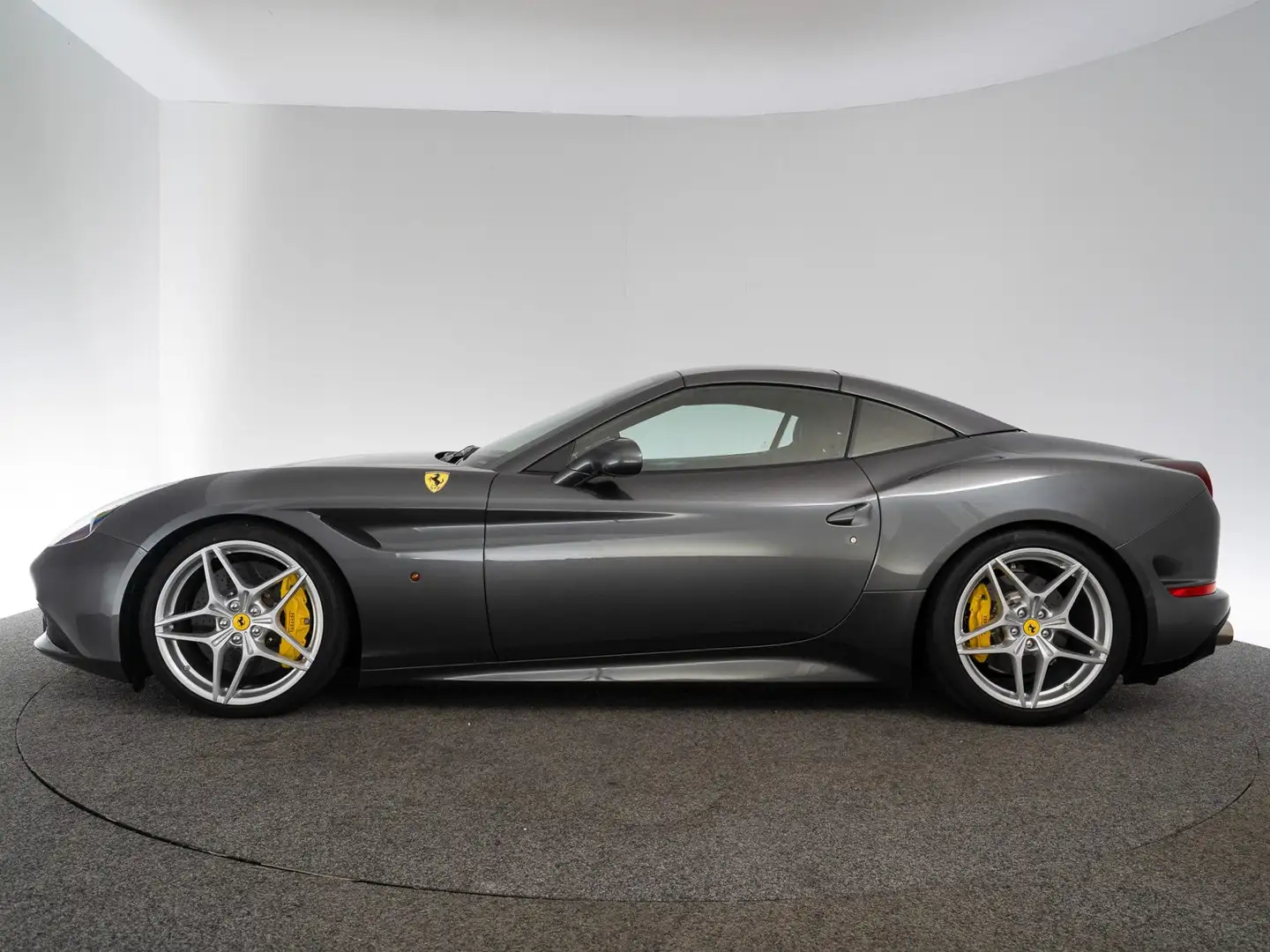 Ferrari California T FERRARI SINGEN Gümüş rengi - 2