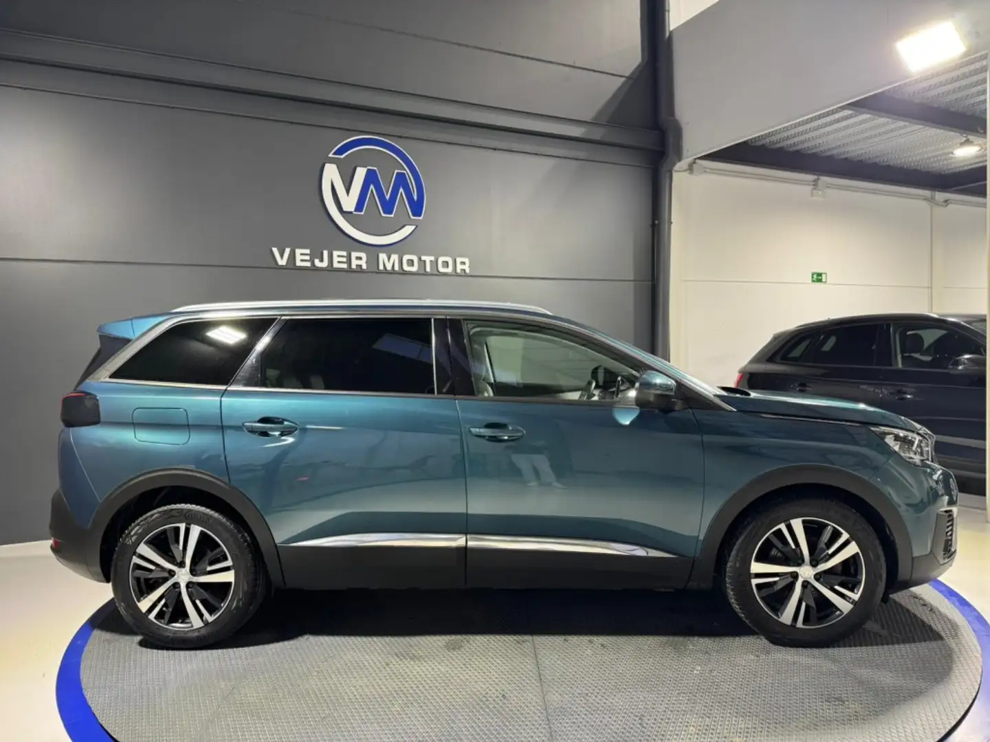 Peugeot 5008 1.5BlueHDi S&S Allure 130 Blau - 2