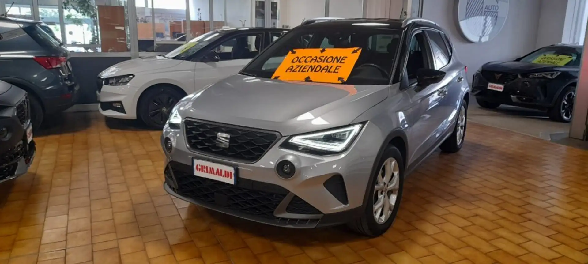 SEAT Arona 1.0 EcoTSI 95CV FR Grigio - 1