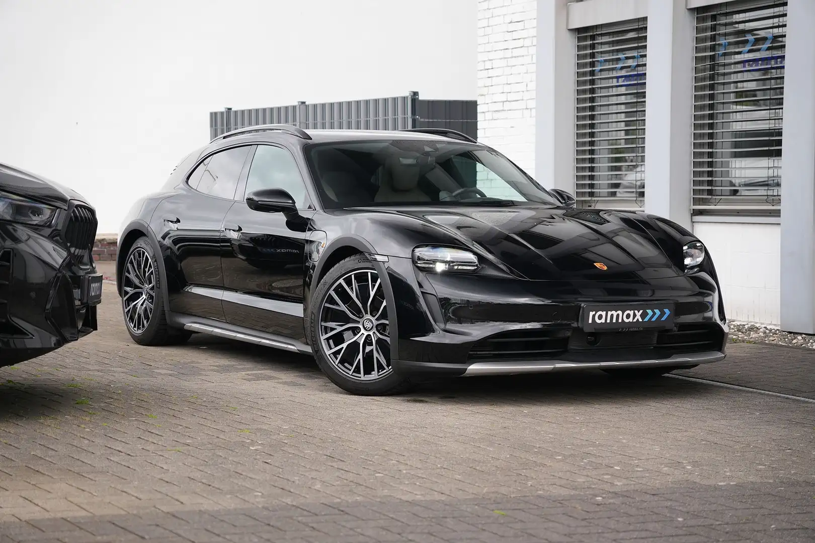 Porsche Taycan 4 CROSS TURISMO ACC-LUFT-PANO-SPORTSITZE-LED BEIGE Nero - 1