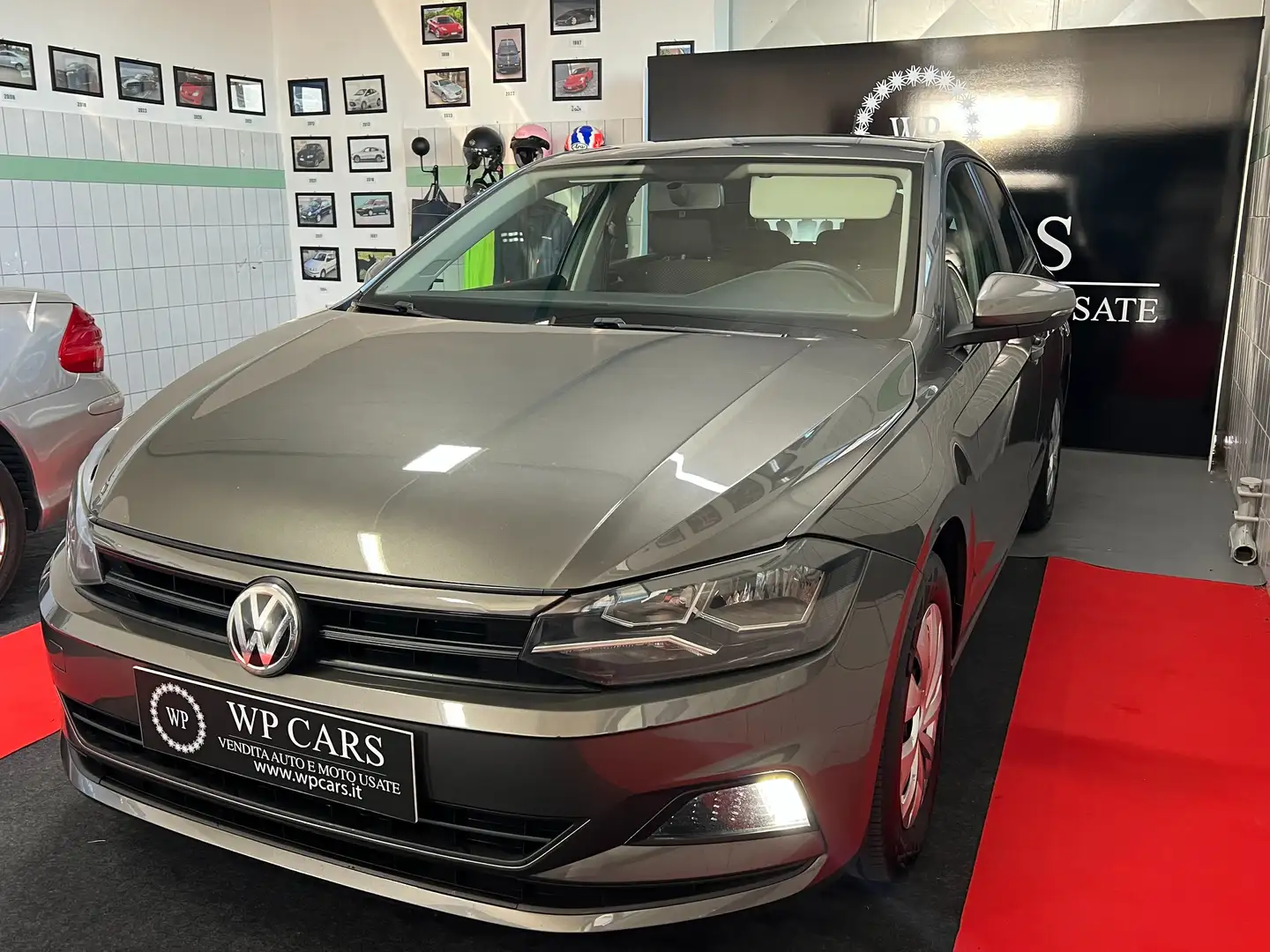 Volkswagen Polo Polo VI 2017 5p 1.6 tdi Comfortline 80cv Gris - 1