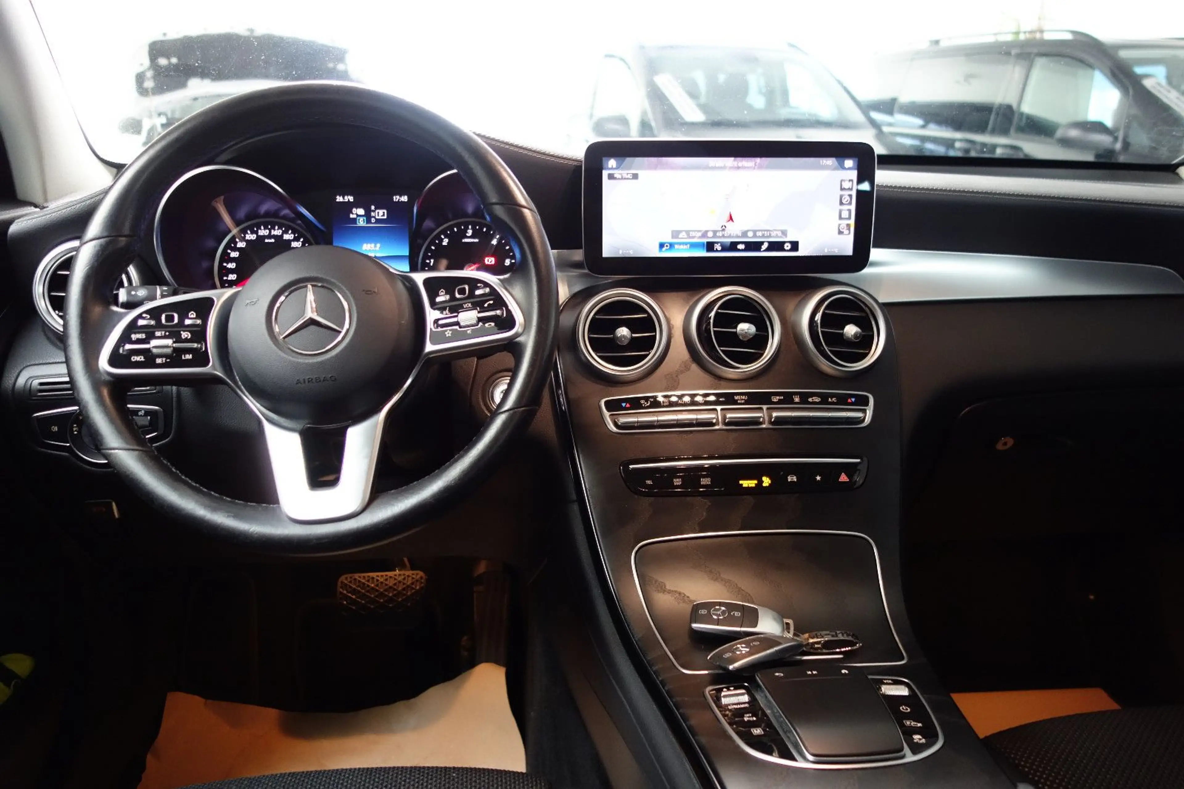 Mercedes-Benz GLC 300 de Leder/MBUX/HUD/9G/LED/ Offroad-Paket — photo 11