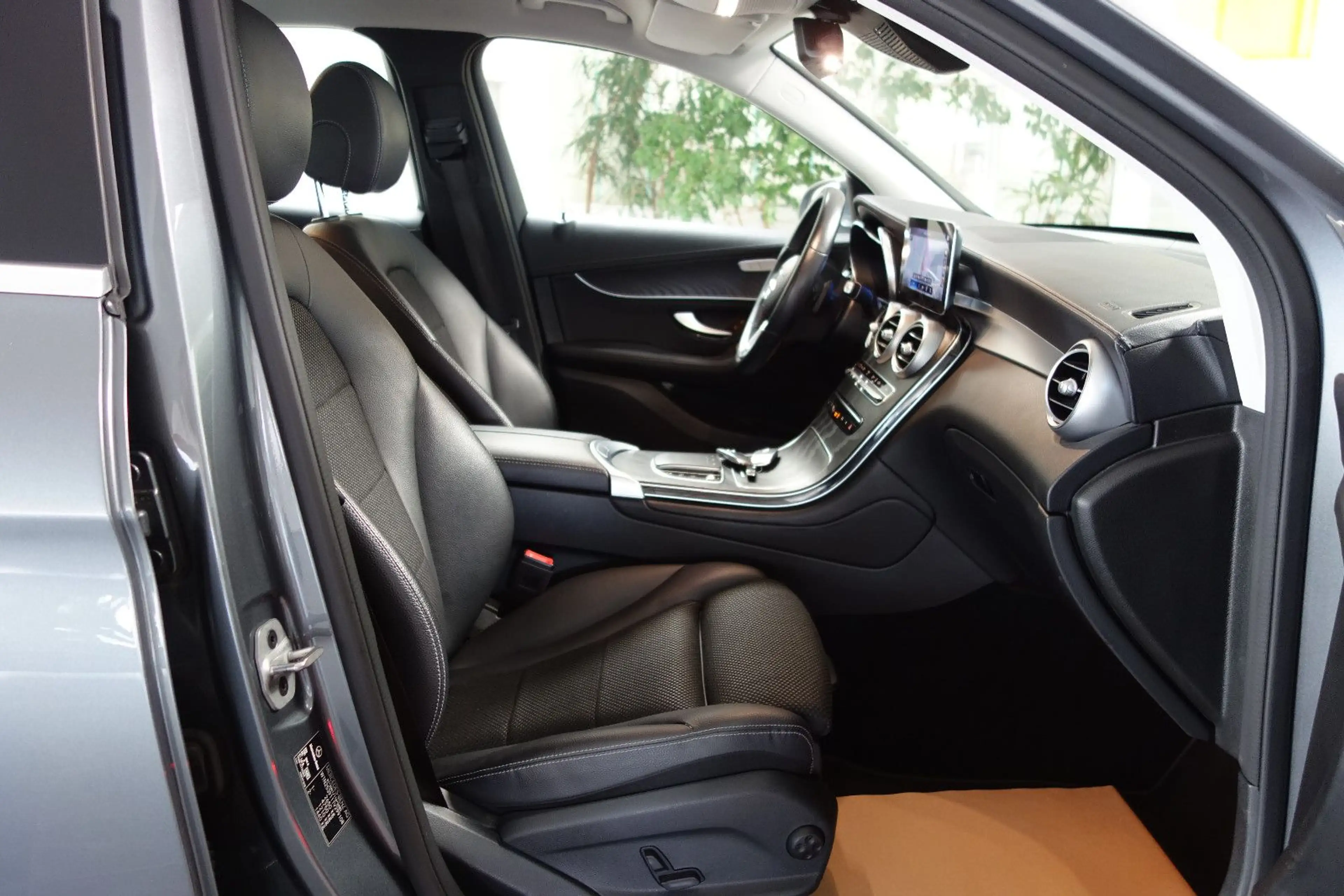 Mercedes-Benz GLC 300 de Leder/MBUX/HUD/9G/LED/ Offroad-Paket — photo 13