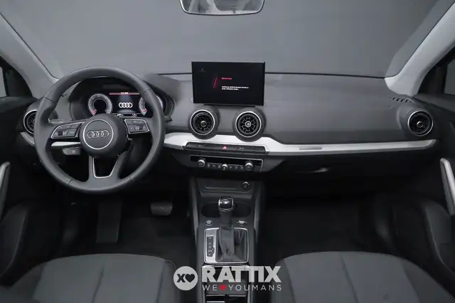 Audi Q2 view 8