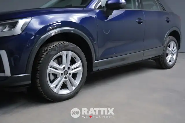 Audi Q2 view 4