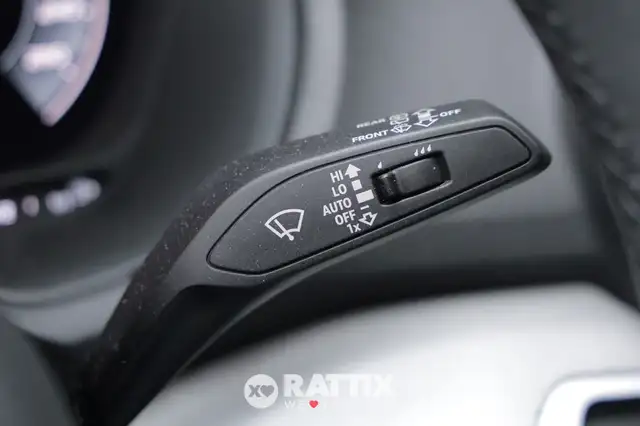 Audi Q2 view 13