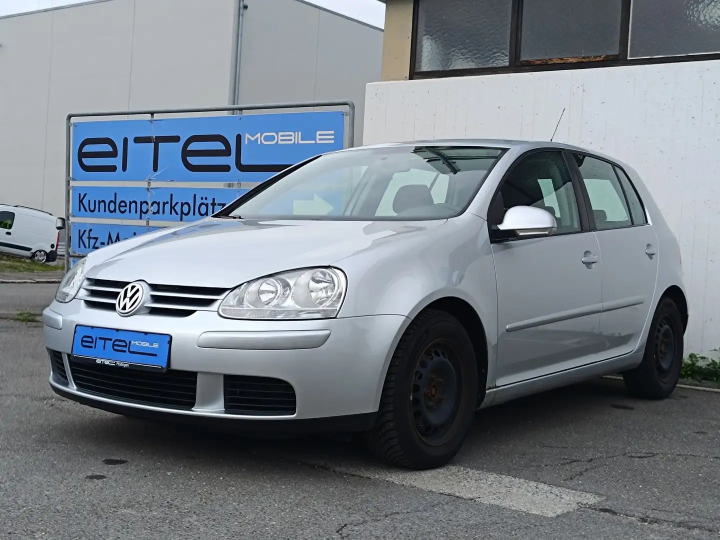Volkswagen Golf V Lim. Tour 1,6 LPG Tempomat PDC Silber - 1