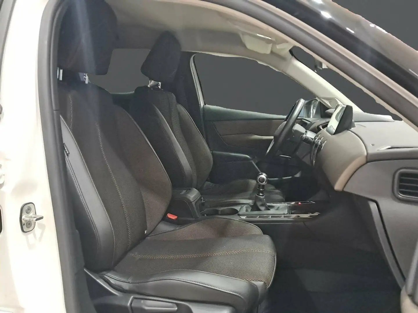 DS Automobiles DS 3 BlueHDi 73 kW Manual SO CHIC Blanco - 2