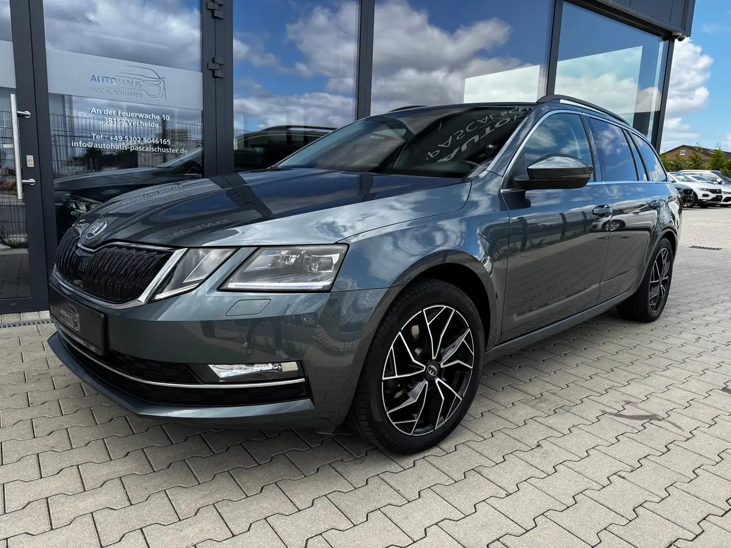 Skoda Octavia Combi 1.4 TSI/DSG/LED/NAVI/PDC/TEMPOMAT Gris - 2