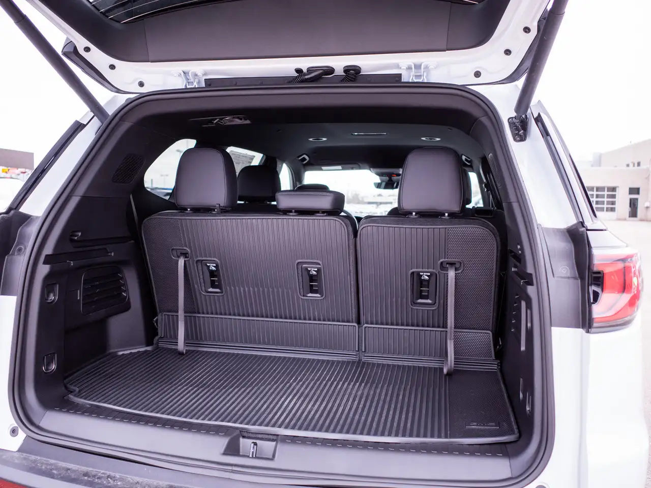 GMC Acadia снимка GMC Acadia
