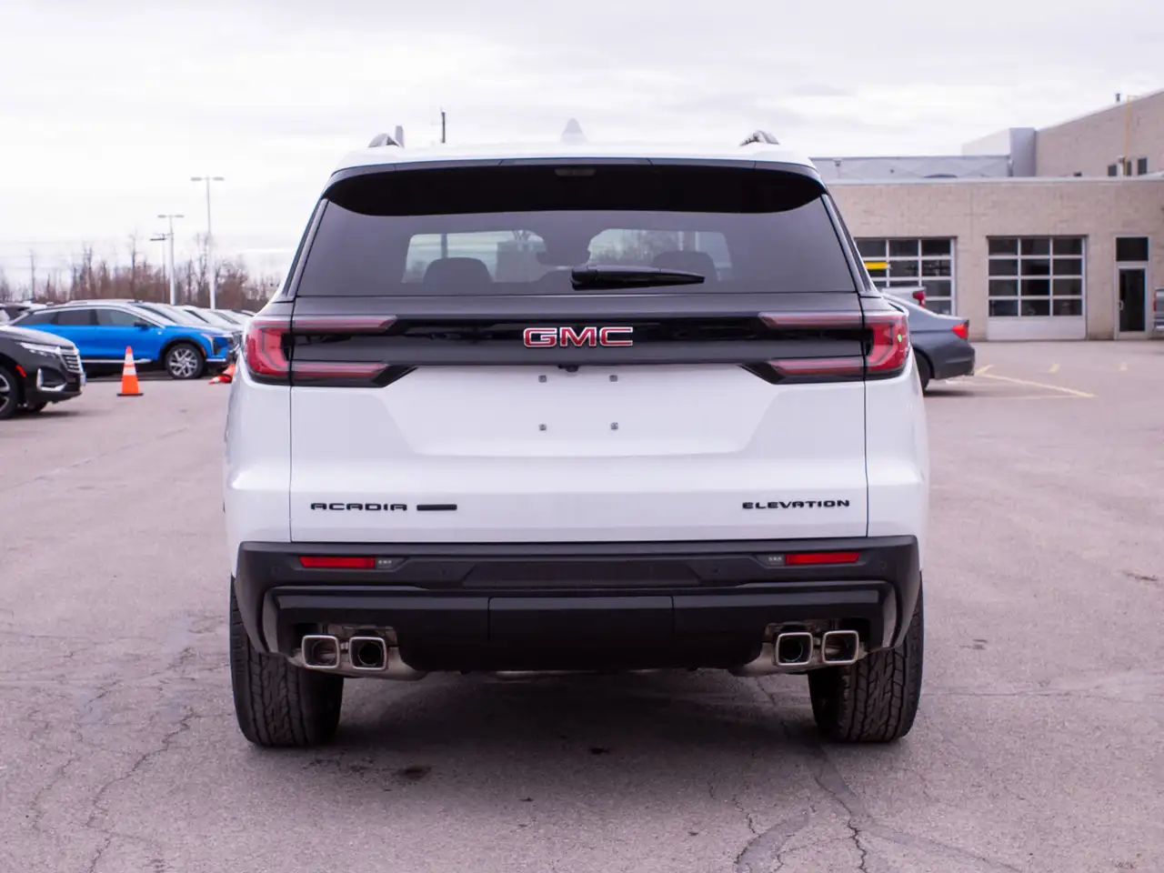 GMC Acadia снимка GMC Acadia