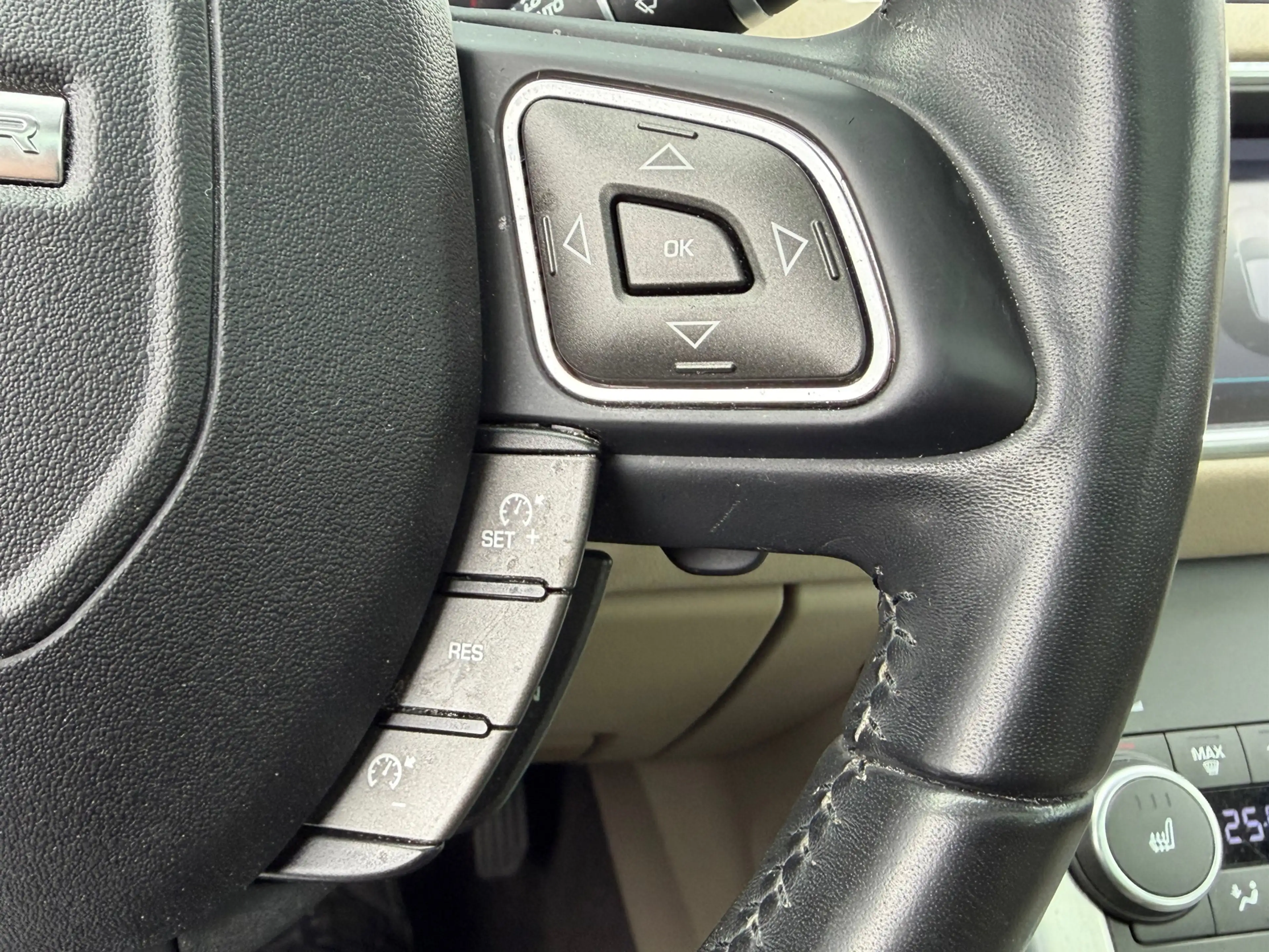 Land Rover Range Rover Evoque 2.0 Si4 Urban Series SE Leer / Pano / Cruise / Car — photo 14