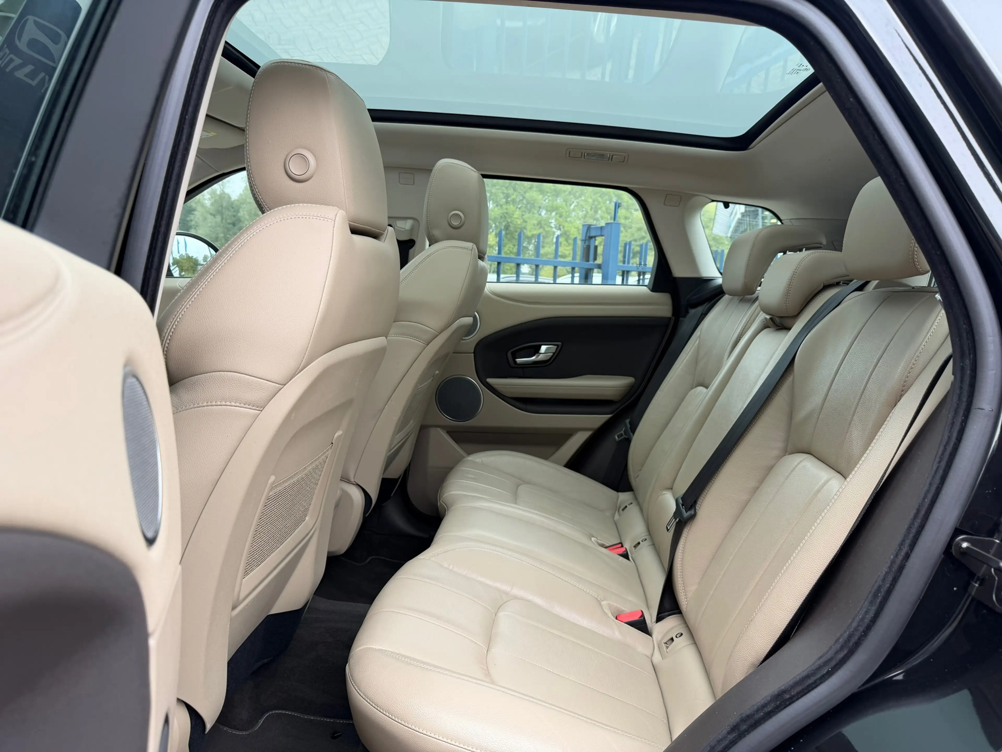 Land Rover Range Rover Evoque 2.0 Si4 Urban Series SE Leer / Pano / Cruise / Car — photo 11