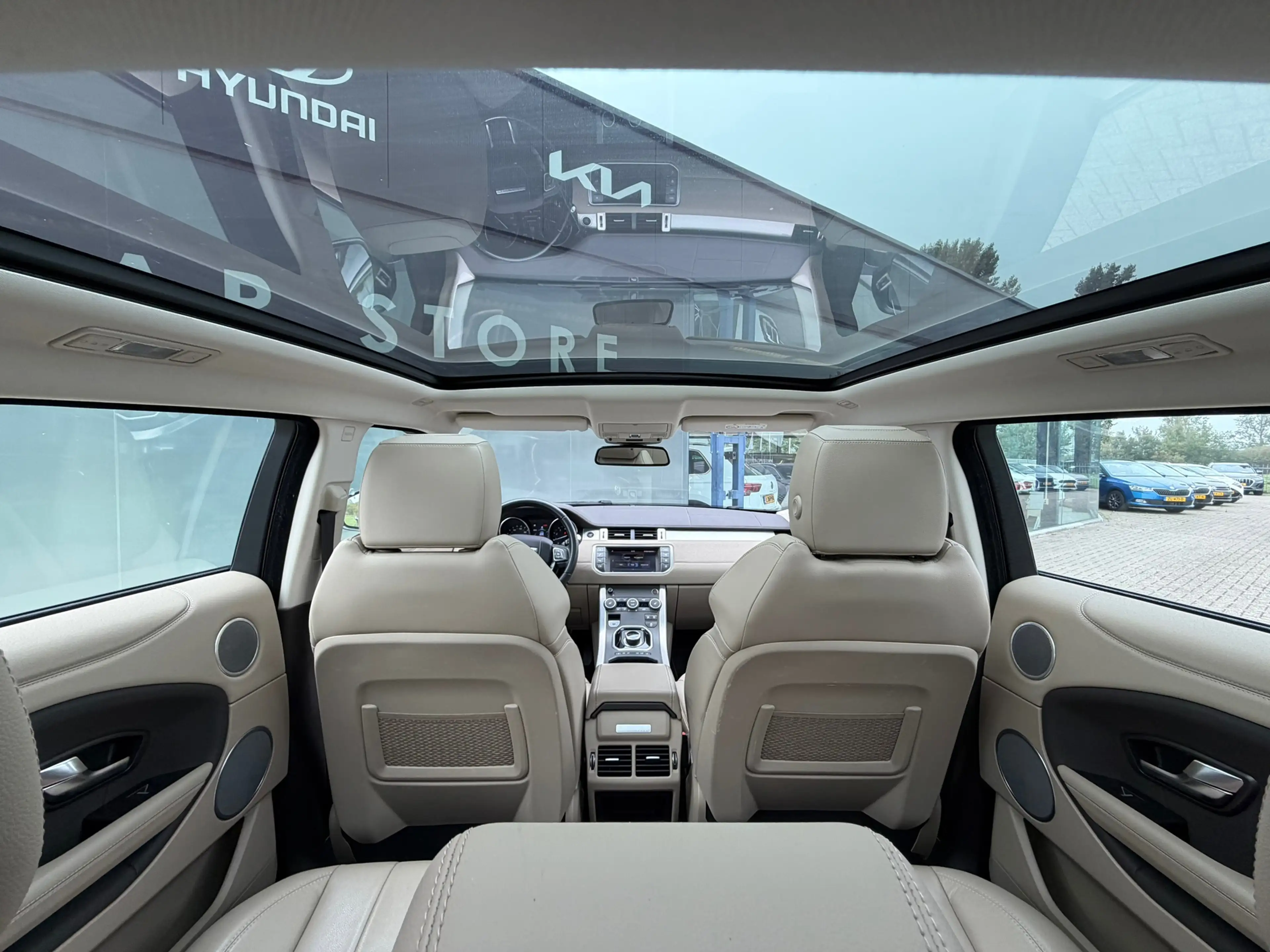 Land Rover Range Rover Evoque 2.0 Si4 Urban Series SE Leer / Pano / Cruise / Car — photo 27