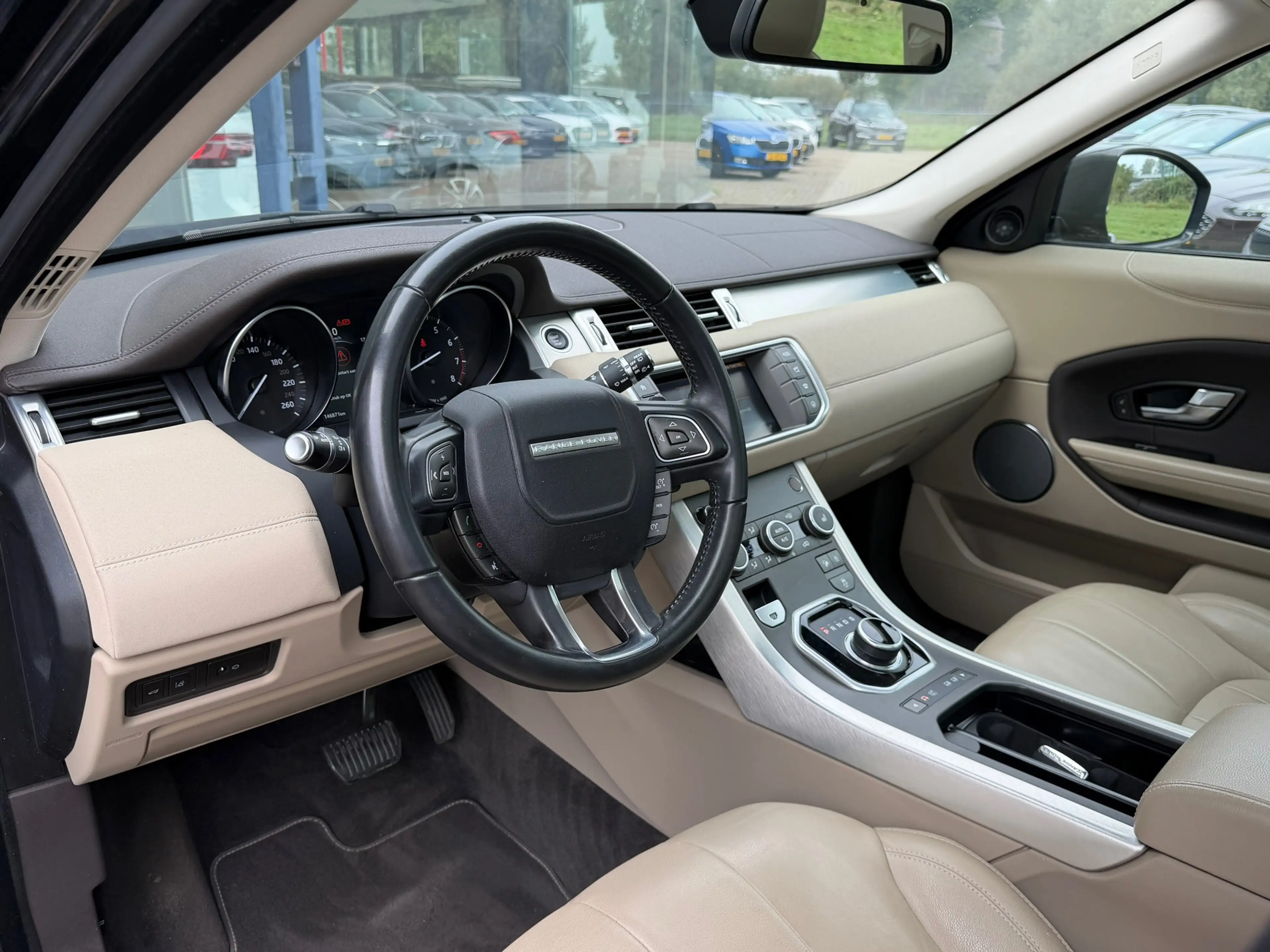 Land Rover Range Rover Evoque 2.0 Si4 Urban Series SE Leer / Pano / Cruise / Car — photo 9