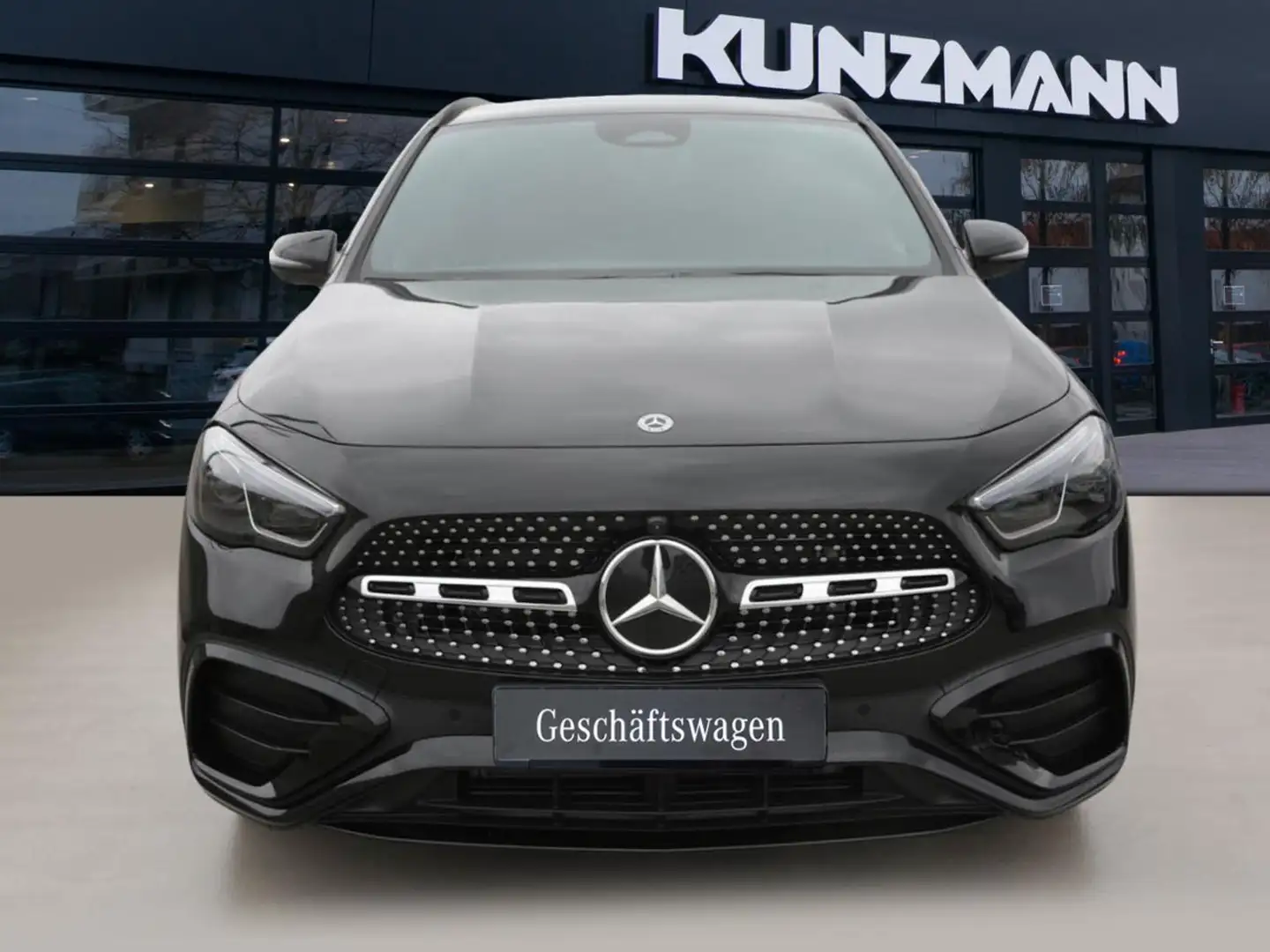Mercedes-Benz GLA 220 d 4MATIC AMG NIght 360° Panorama HeadUp Schwarz - 2