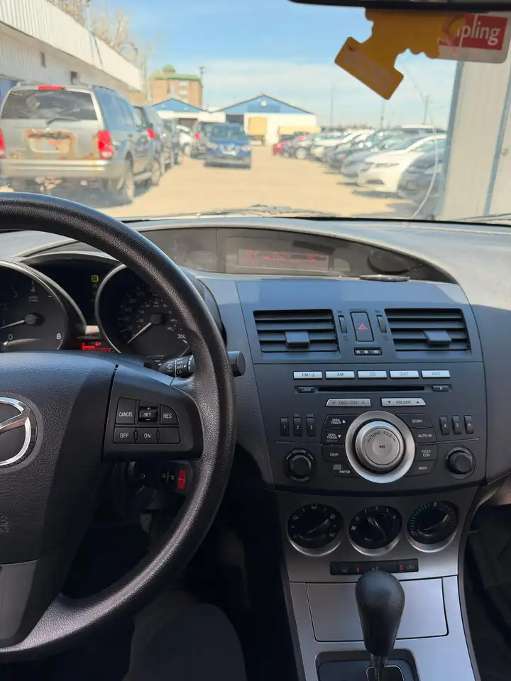 Mazda 3 снимка Mazda 3