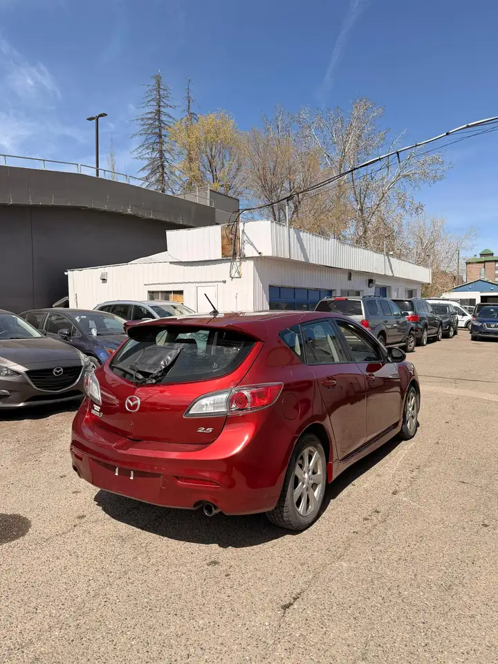 Mazda 3 снимка Mazda 3