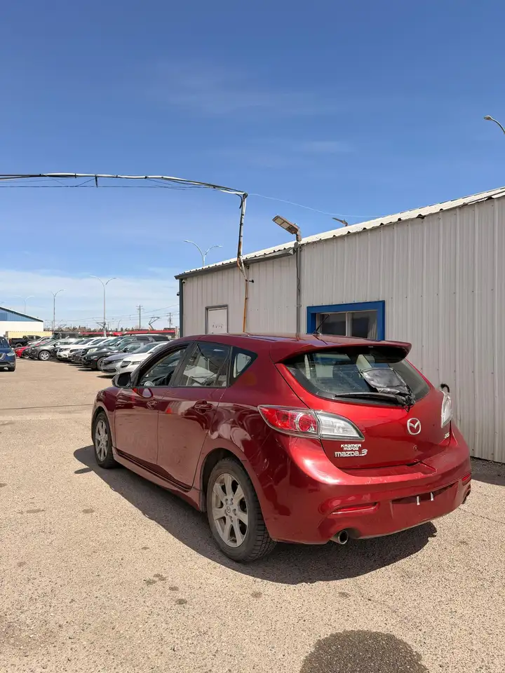 Mazda 3 снимка Mazda 3