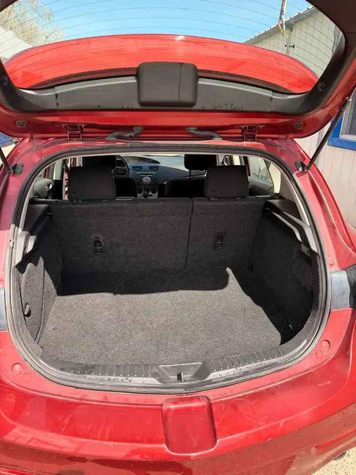 Mazda 3 снимка Mazda 3