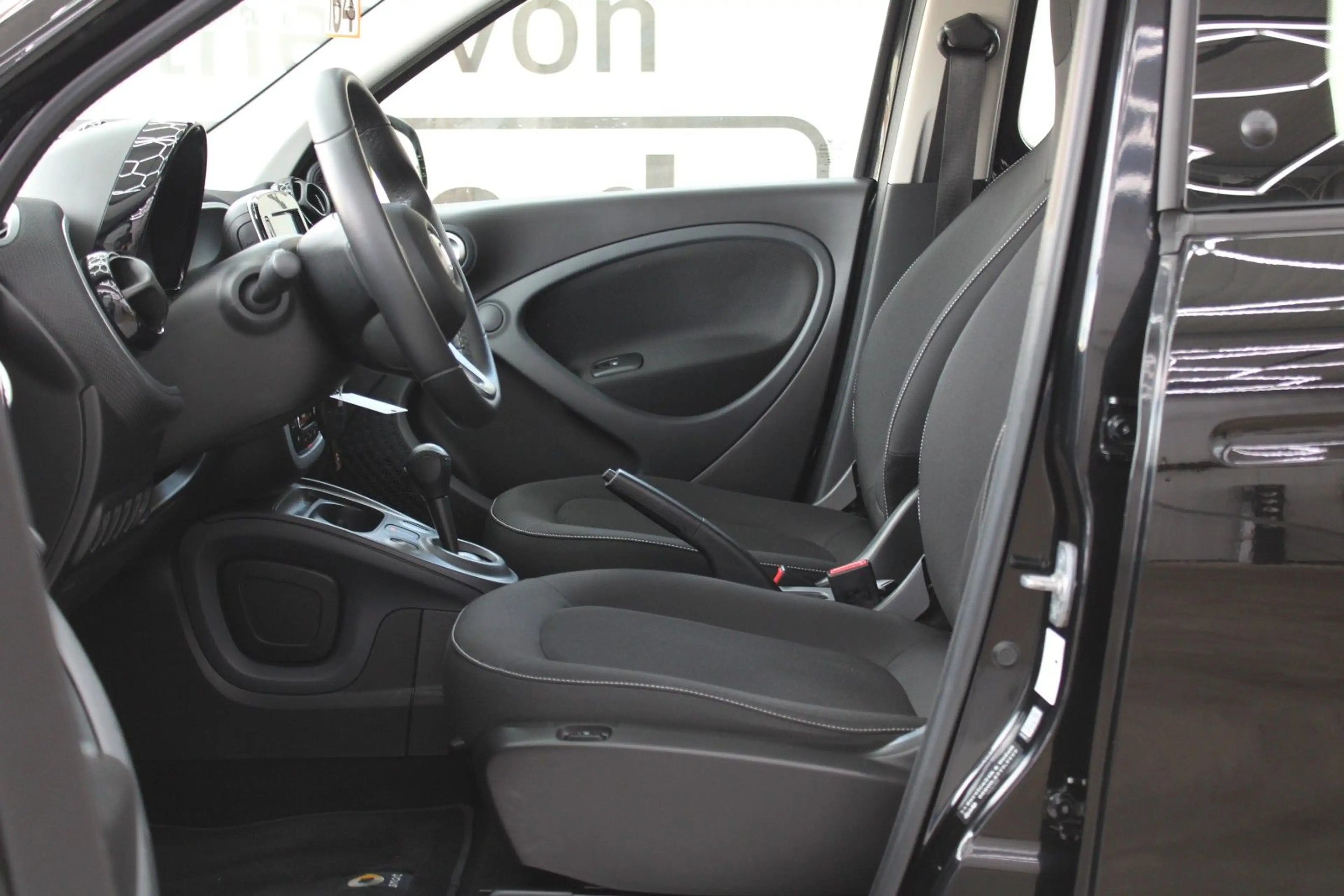 smart forFour *Automatik*Insp.Neu*Scheckheft*Navi*SHZ* — photo 5